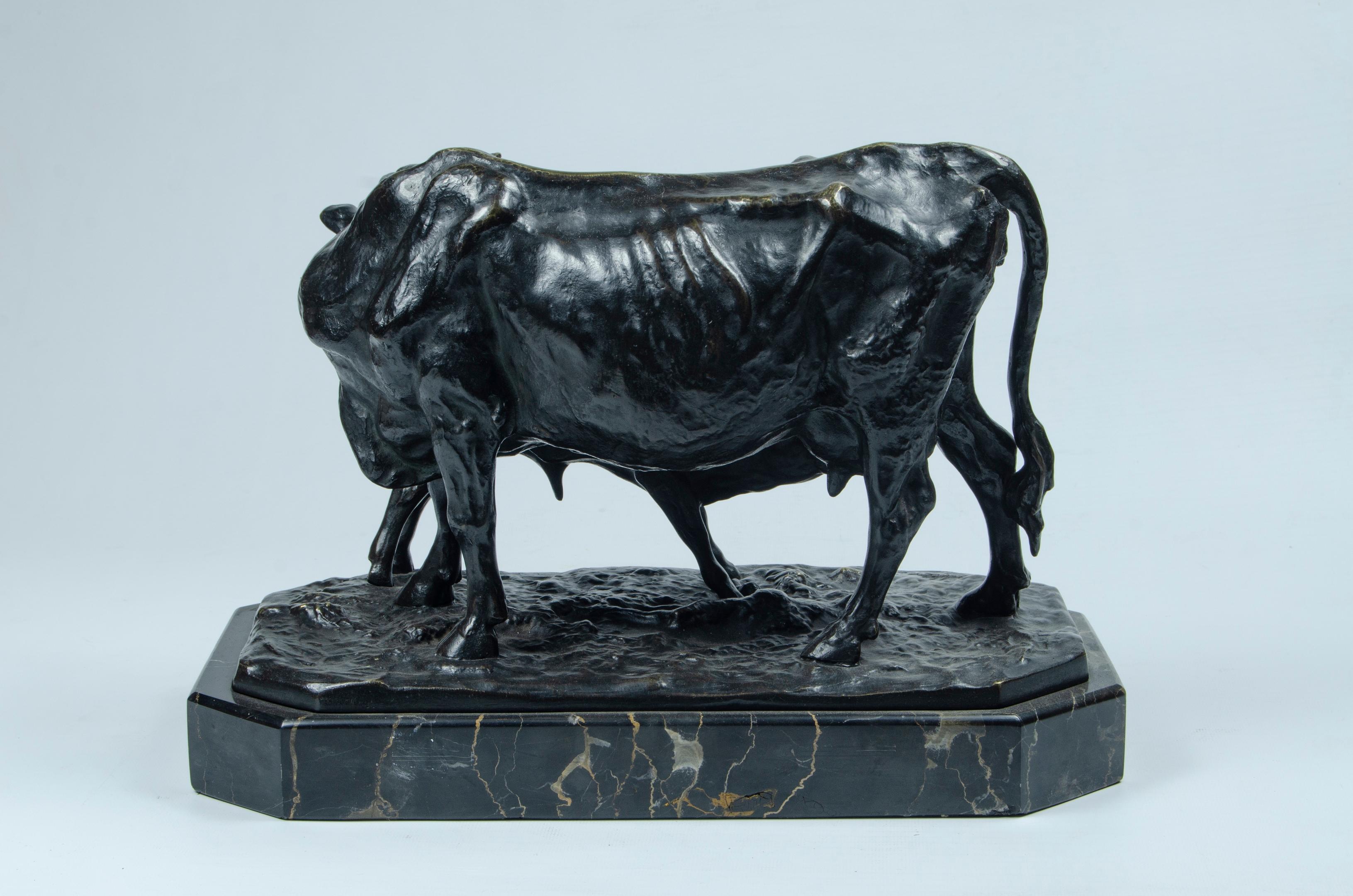 Bronze sculpture Flamenca cow
attributed to P.J Mene
nuanced black patina
signed on the base (metal)
portoro marble base
perfect condition
origin France, circa 1860.