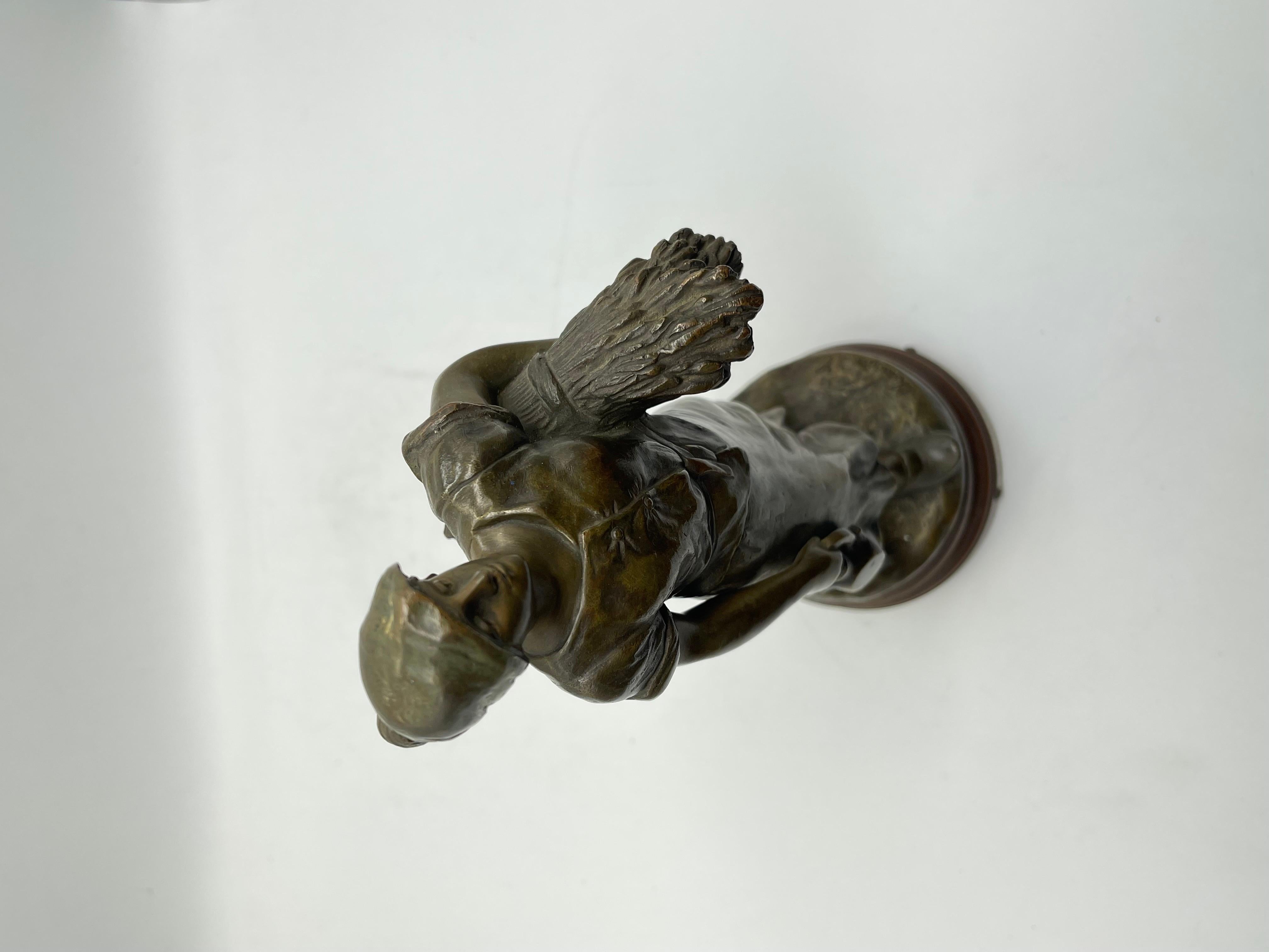 Bronze sculpture Glaneuse signed Maurice Constant around 1890 For Sale 1