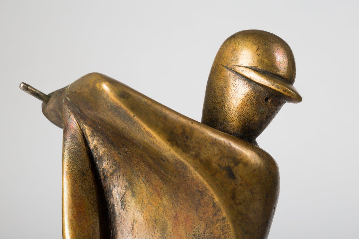 Bronzeskulptur „ Golfer“ aus Bronze auf grünem Marmorsockel. Levan Vardosanidze. 1990er-Jahre. (Bronziert) im Angebot