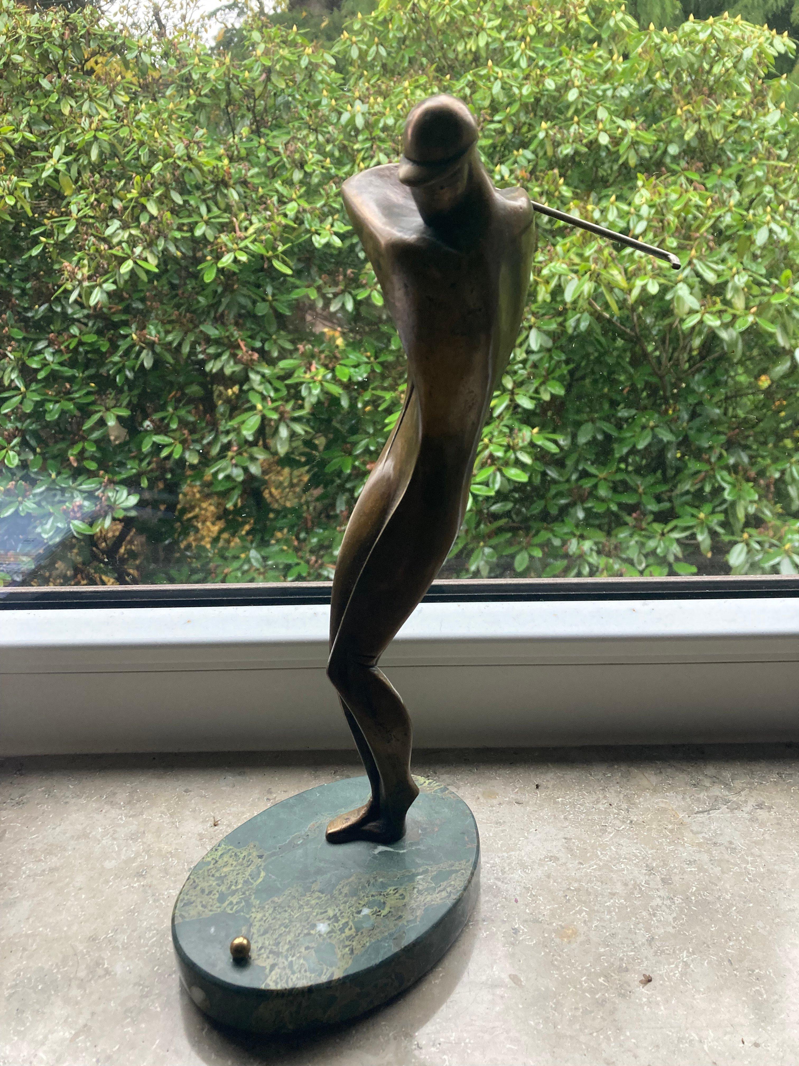 Bronzeskulptur „ Golfer“ aus Bronze auf grünem Marmorsockel. Levan Vardosanidze. 1990er-Jahre. im Zustand „Gut“ im Angebot in Köln, NW