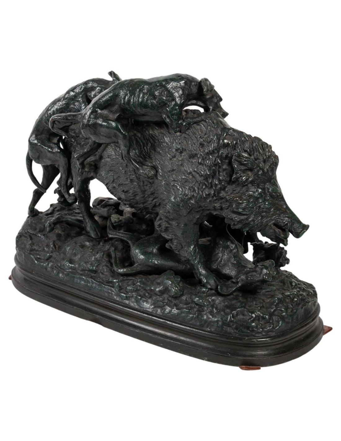 Sculpture en bronze , chiens de chasse assaillant le sanglier. en vente 2