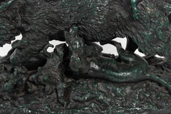 Sculpture en bronze , chiens de chasse assaillant le sanglier.