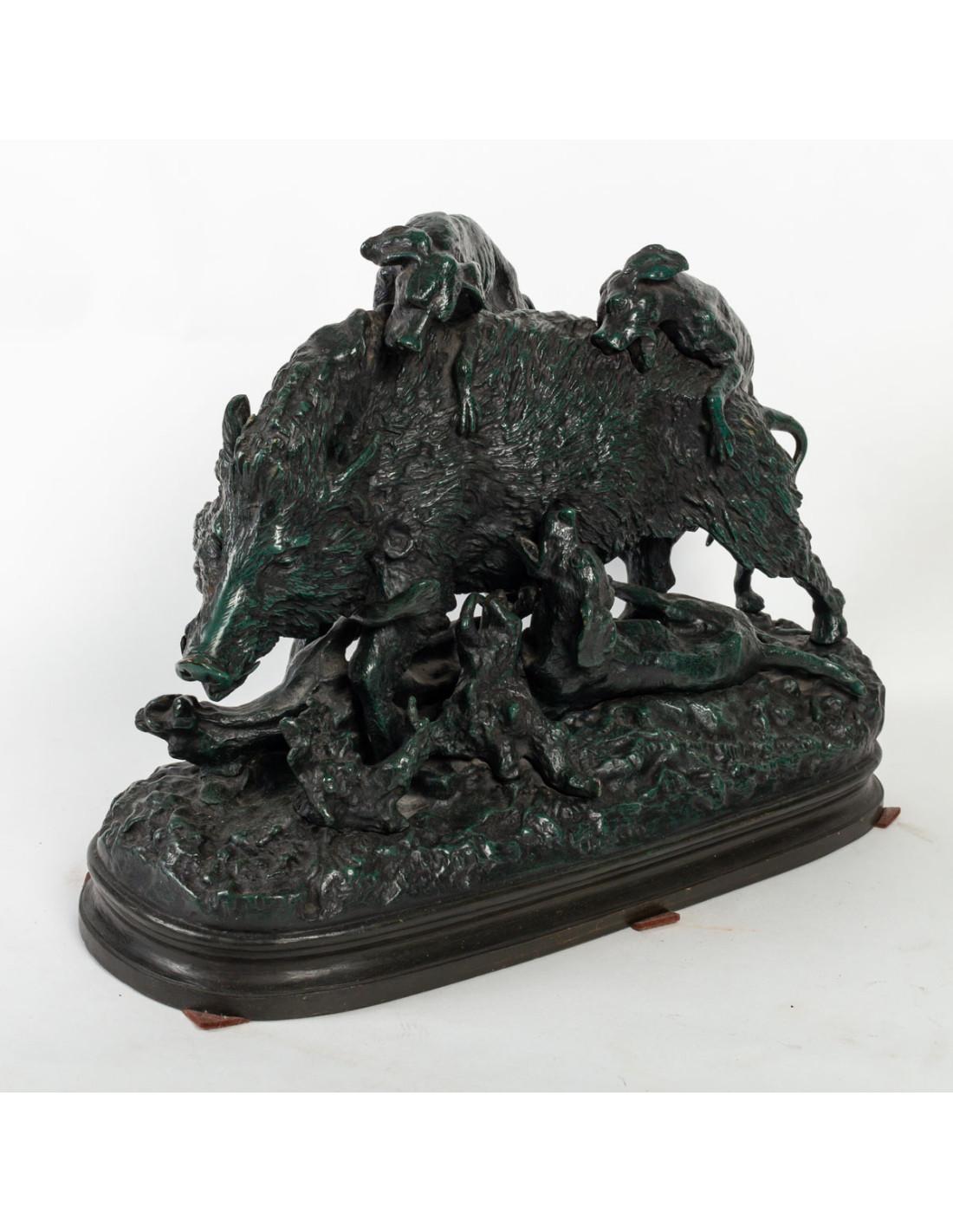 Sculpture en bronze , chiens de chasse assaillant le sanglier. Bon état - En vente à Saint-Ouen, FR