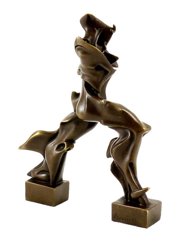 Patiné Sculpture en bronze à la manière d'Umberto Boccioni en vente