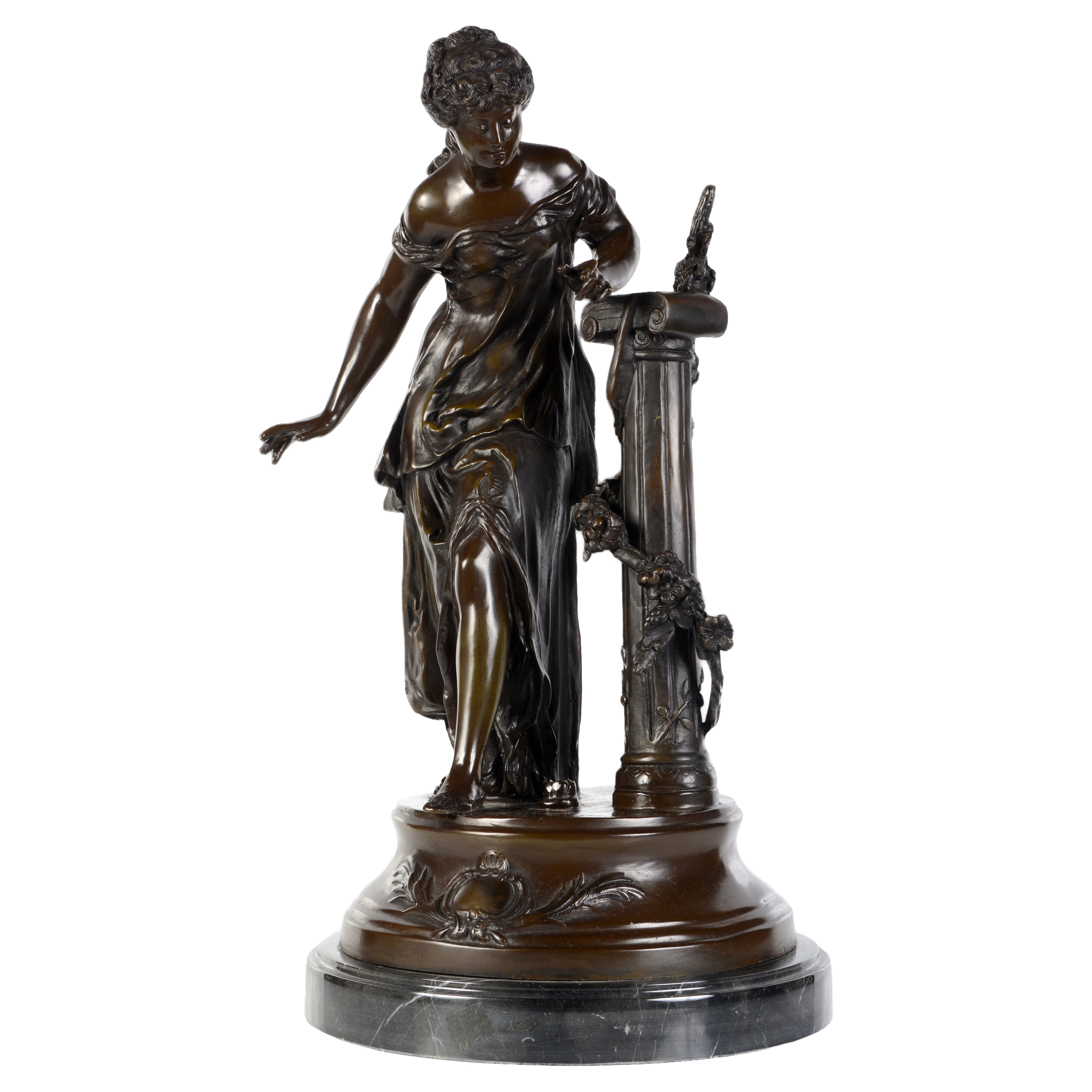 Bronze sculpture “Lady leaning on a column”. For Sale