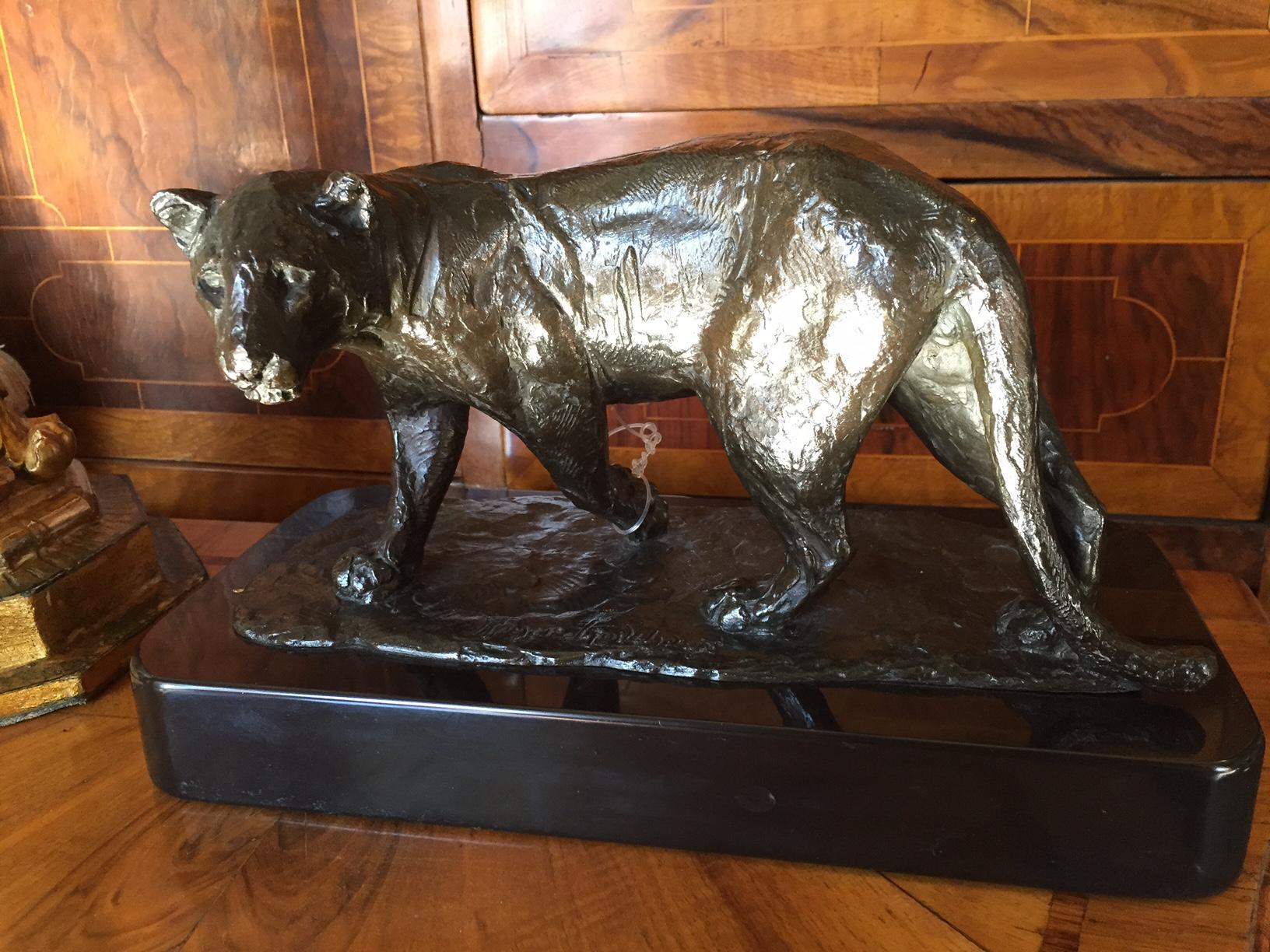 Bronzeskulptur Löwin / Roger Godchaux Jüdischer Künstler & Susse Lost Wax Bibelot . Eine bedeutende Bronzeskulptur des großen jüdischen Meisters animalier, Estampille 
1-	Cire perdue Stempel aus verlorenem Wachs 