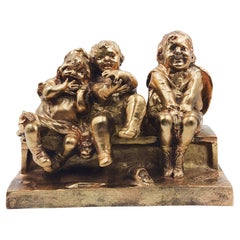 Bronze sculpture "Looking at something" by Juan Clara