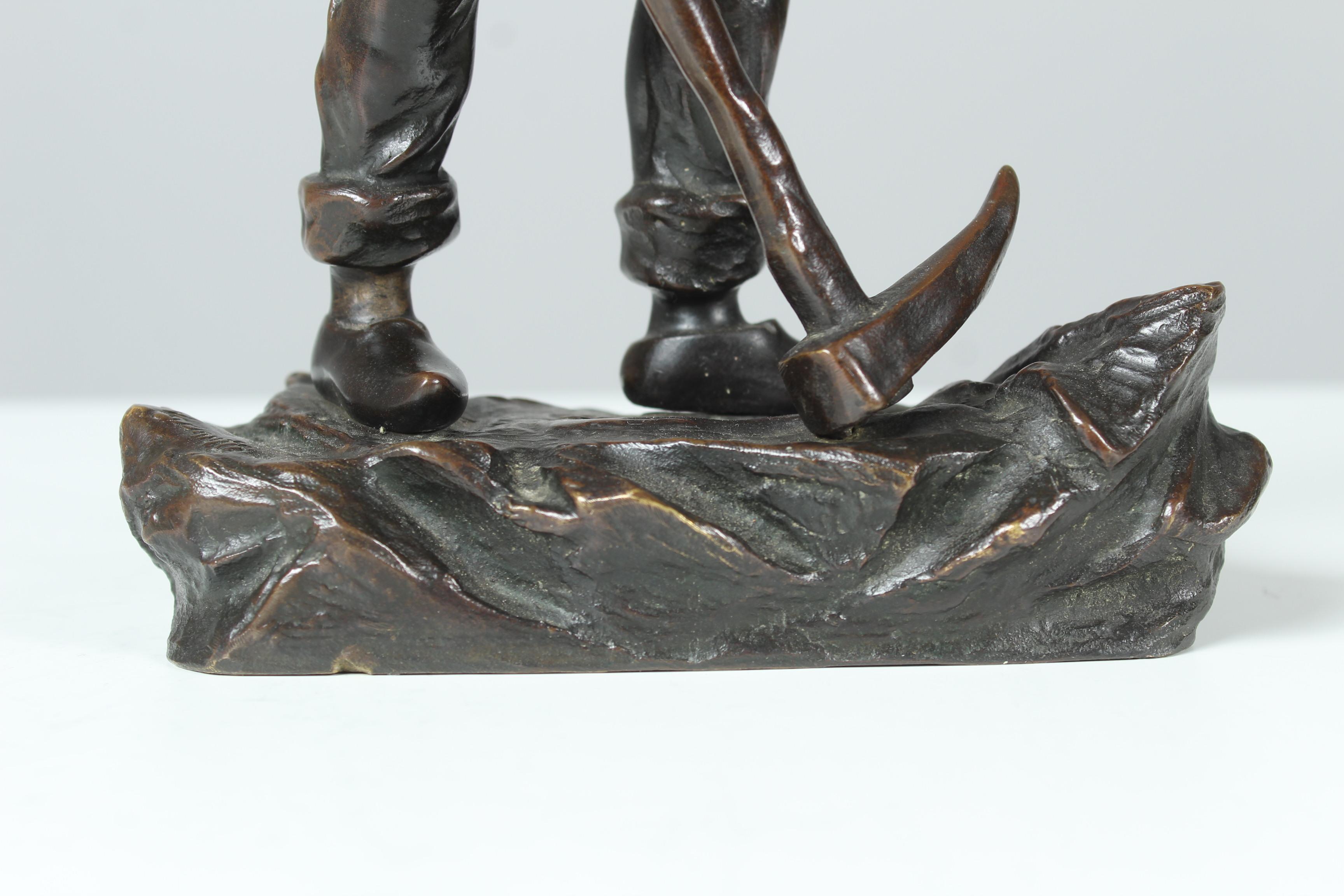 Sculpture en bronze, signée par l'artiste « W. Warmuth », évaluateur d' météorologique, Miner en vente 6