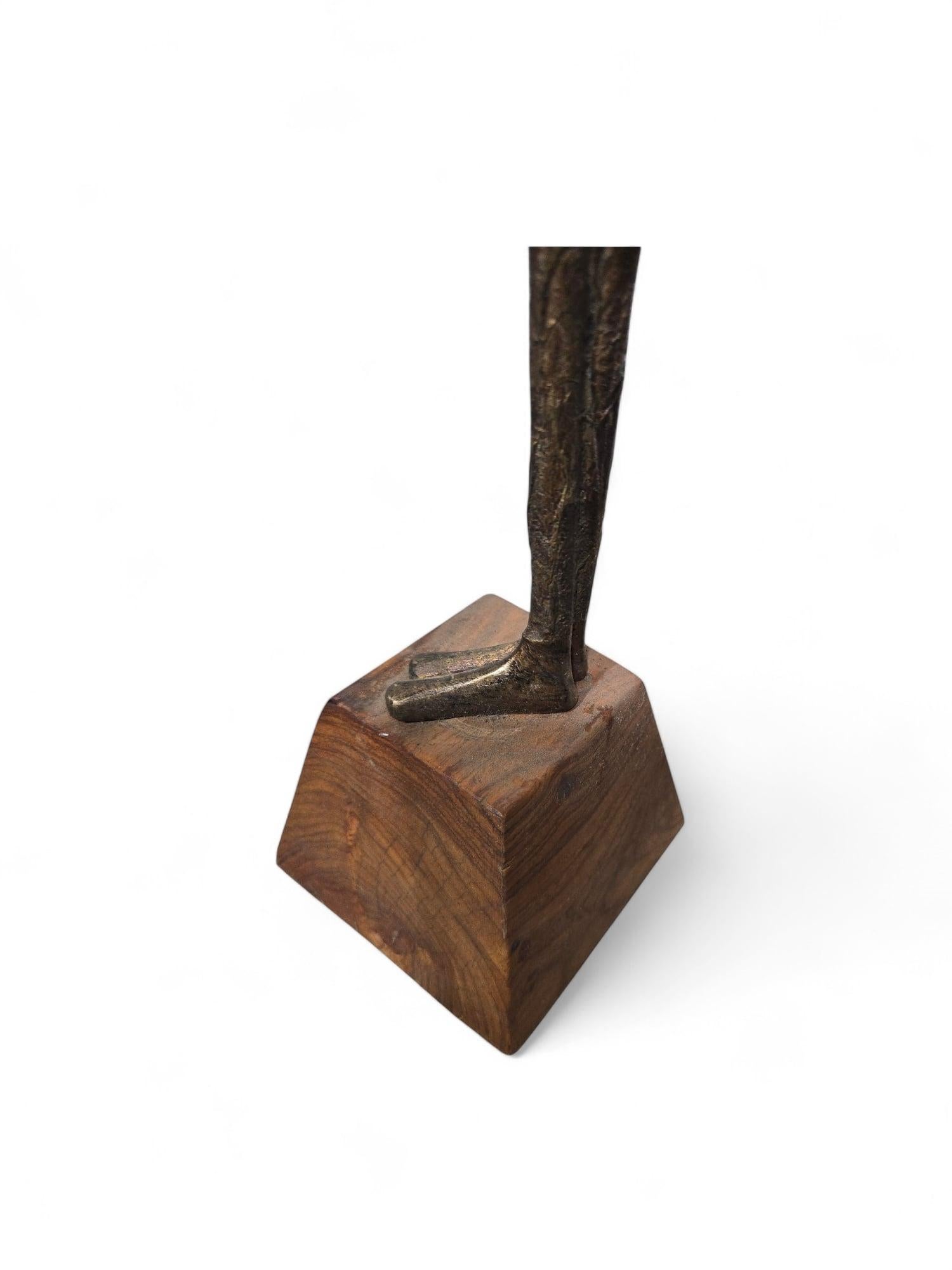 Fine XX secolo Scultura in bronzo  - Dimensioni: 110 x 13 x 13 cm in vendita