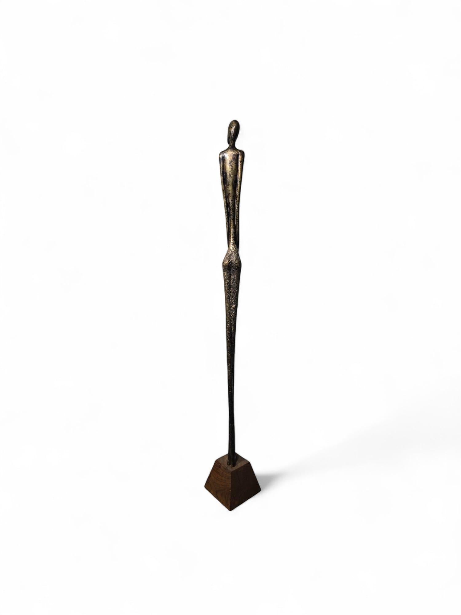 Scultura in bronzo  - Dimensioni: 110 x 13 x 13 cm in vendita 2