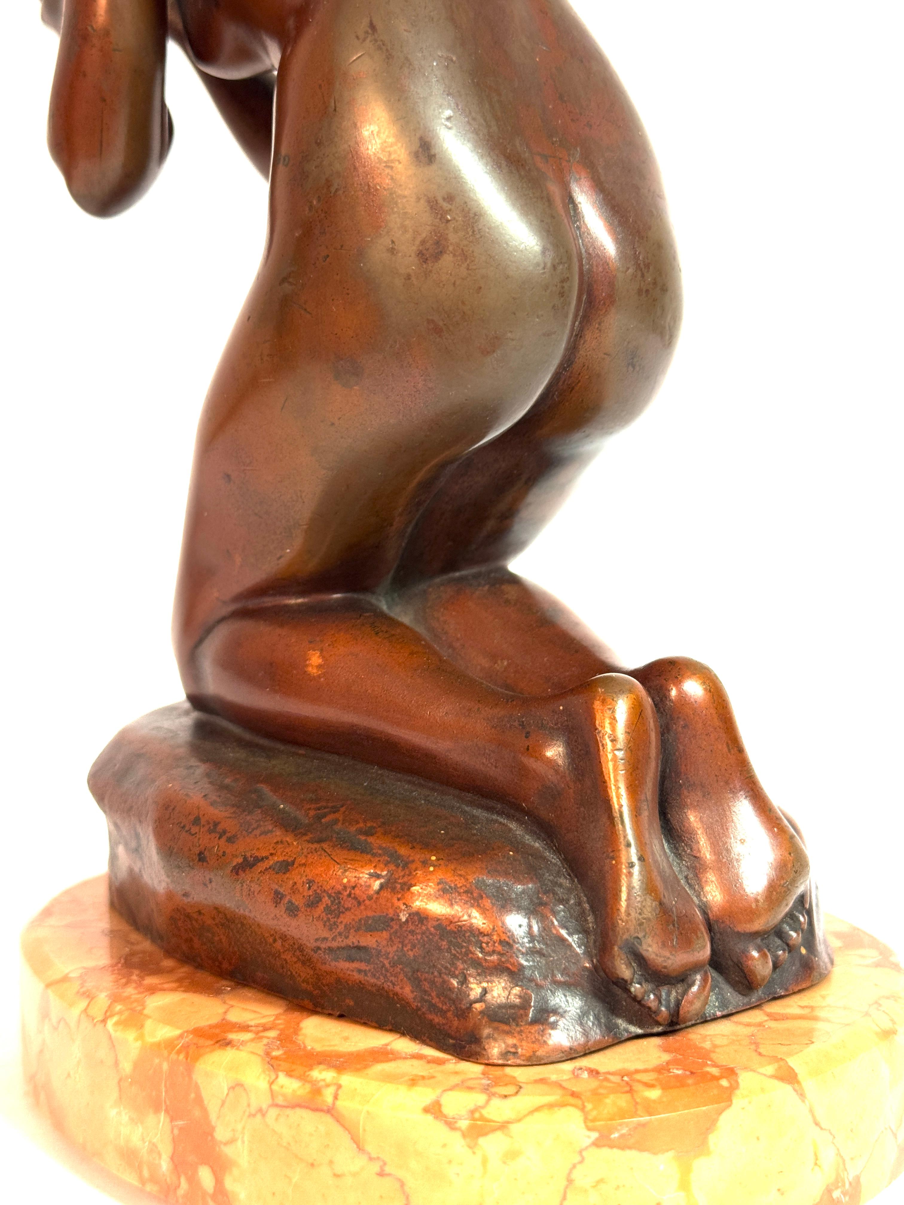 Scultura in bronzo Nudo inginocchiato che beve di Rudolf Kaesbach in vendita 2