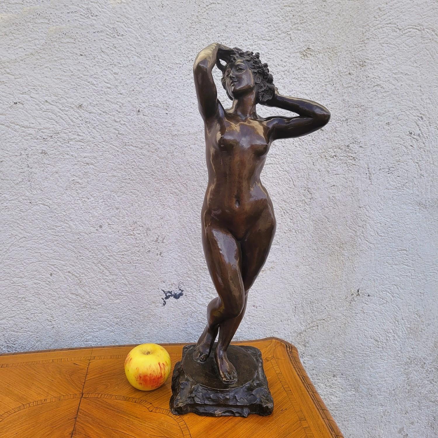 Bronze Sculpture, Nude Woman, Circa 1900 For Sale 11