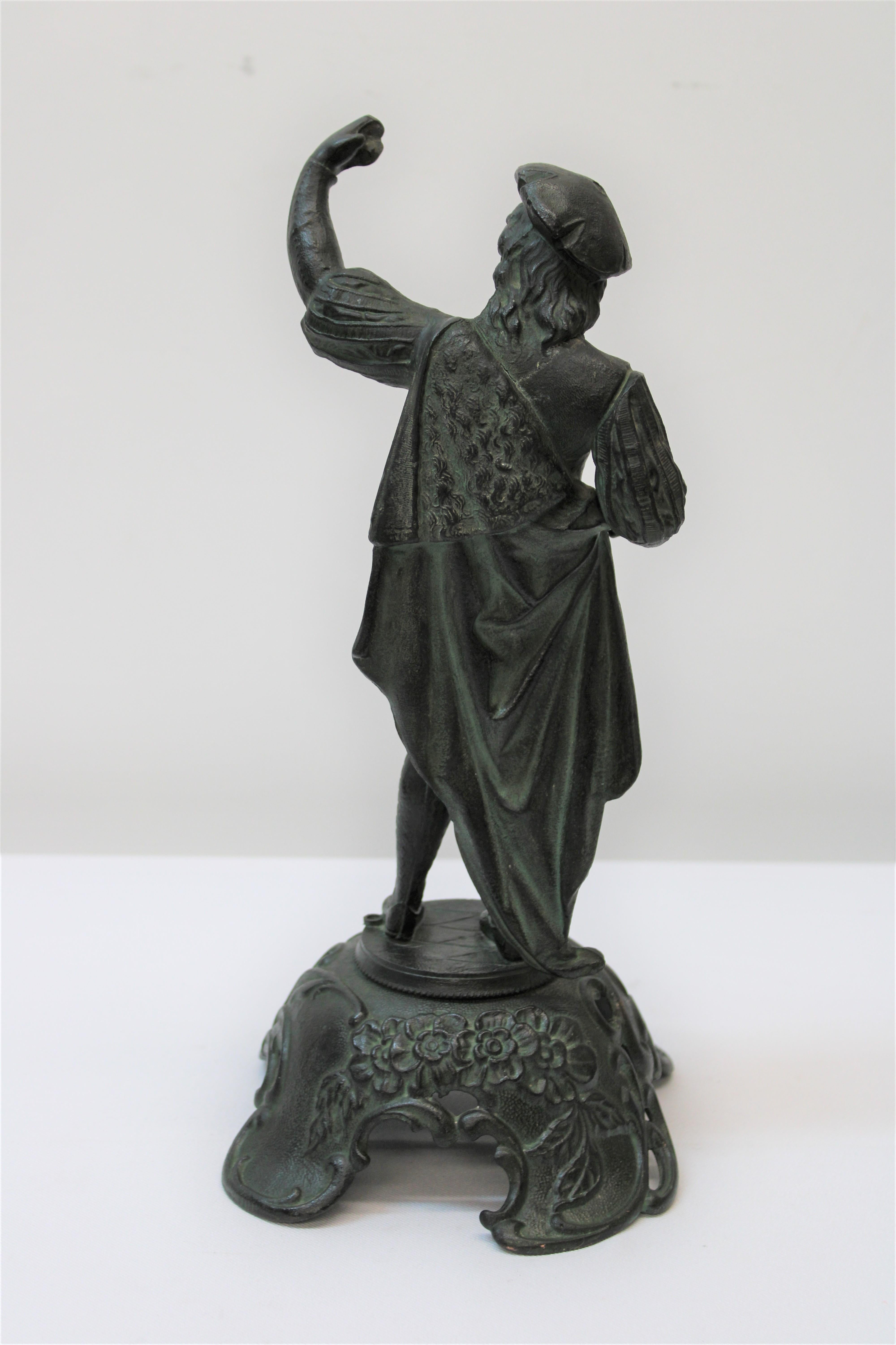 Sculpture en bronze d'un capitaine en vente 2