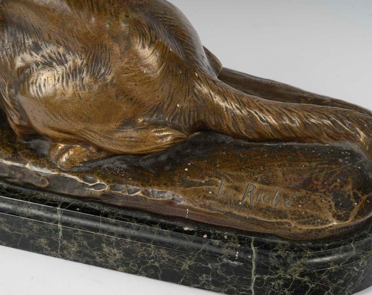 Bronzo Scultura in bronzo di un gatto di Louis Riché, inizio del XX secolo. in vendita