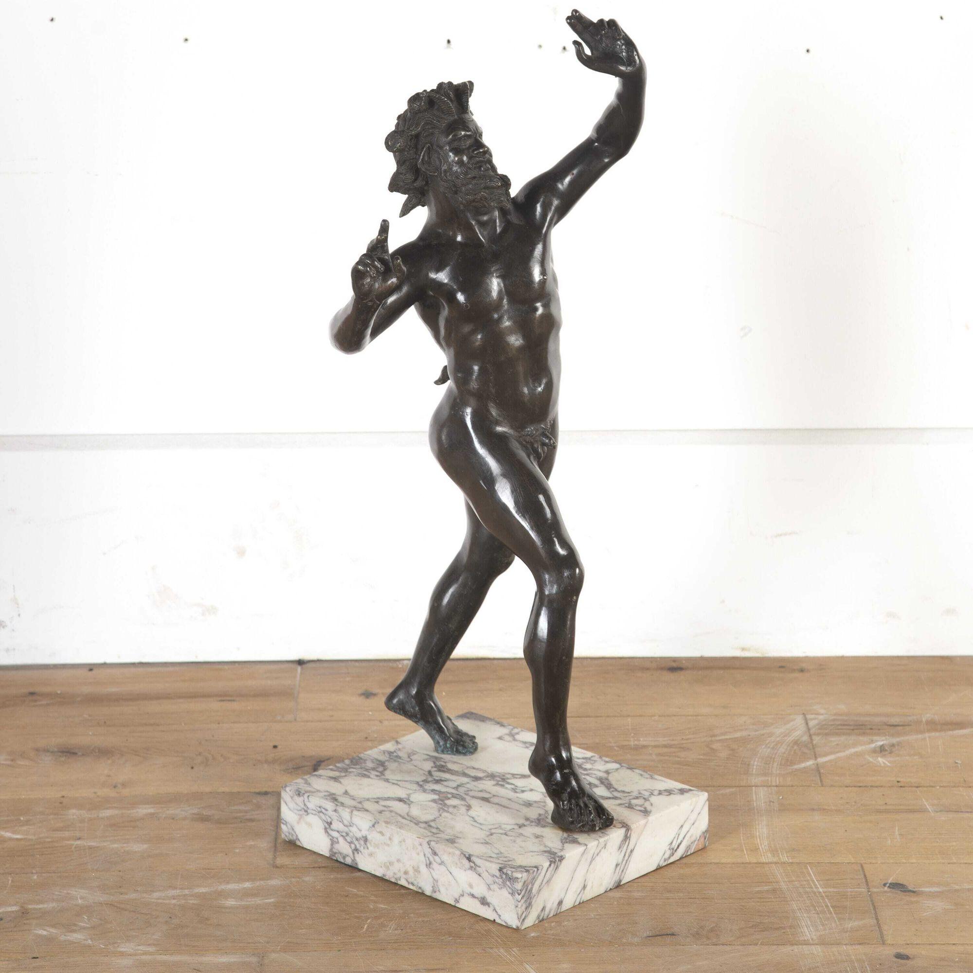 20ième siècle Sculpture en bronze d'un faune dansant en vente