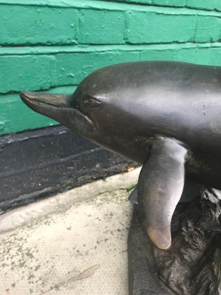 Bronze Sculpture of a Dolphin and Her Calf In Good Condition For Sale In Southall, GB