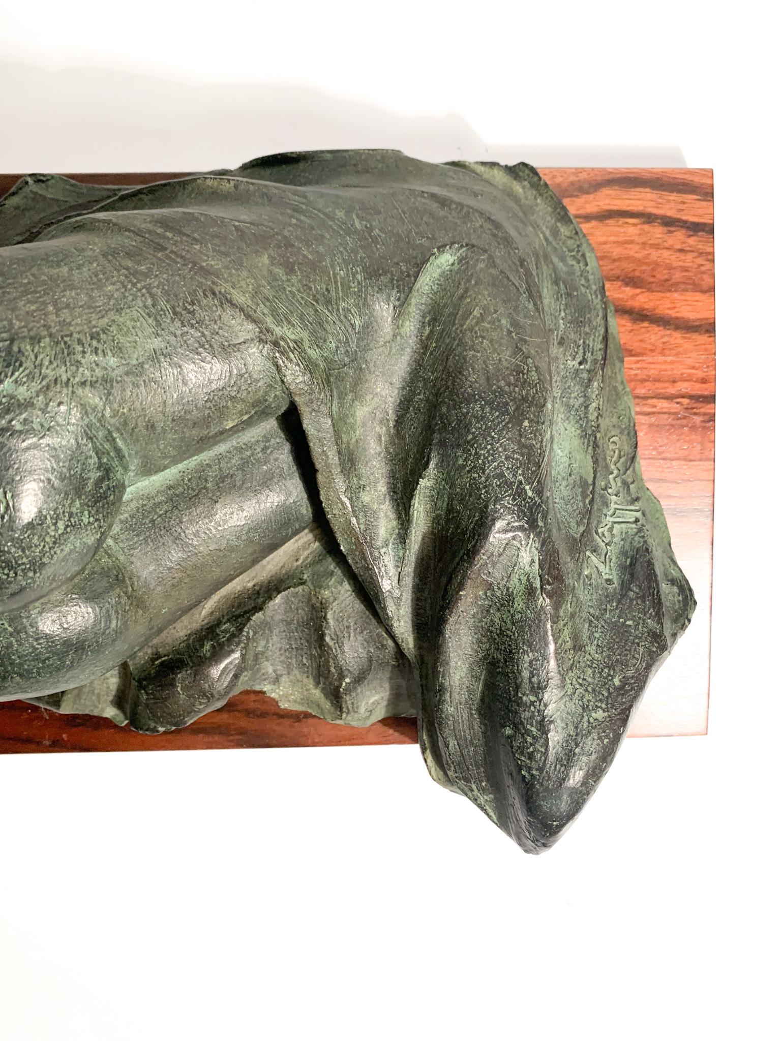 Mid-Century Modern Bronze Sculpture of a Female Nude by Michele Zappino from the 1990s For Sale