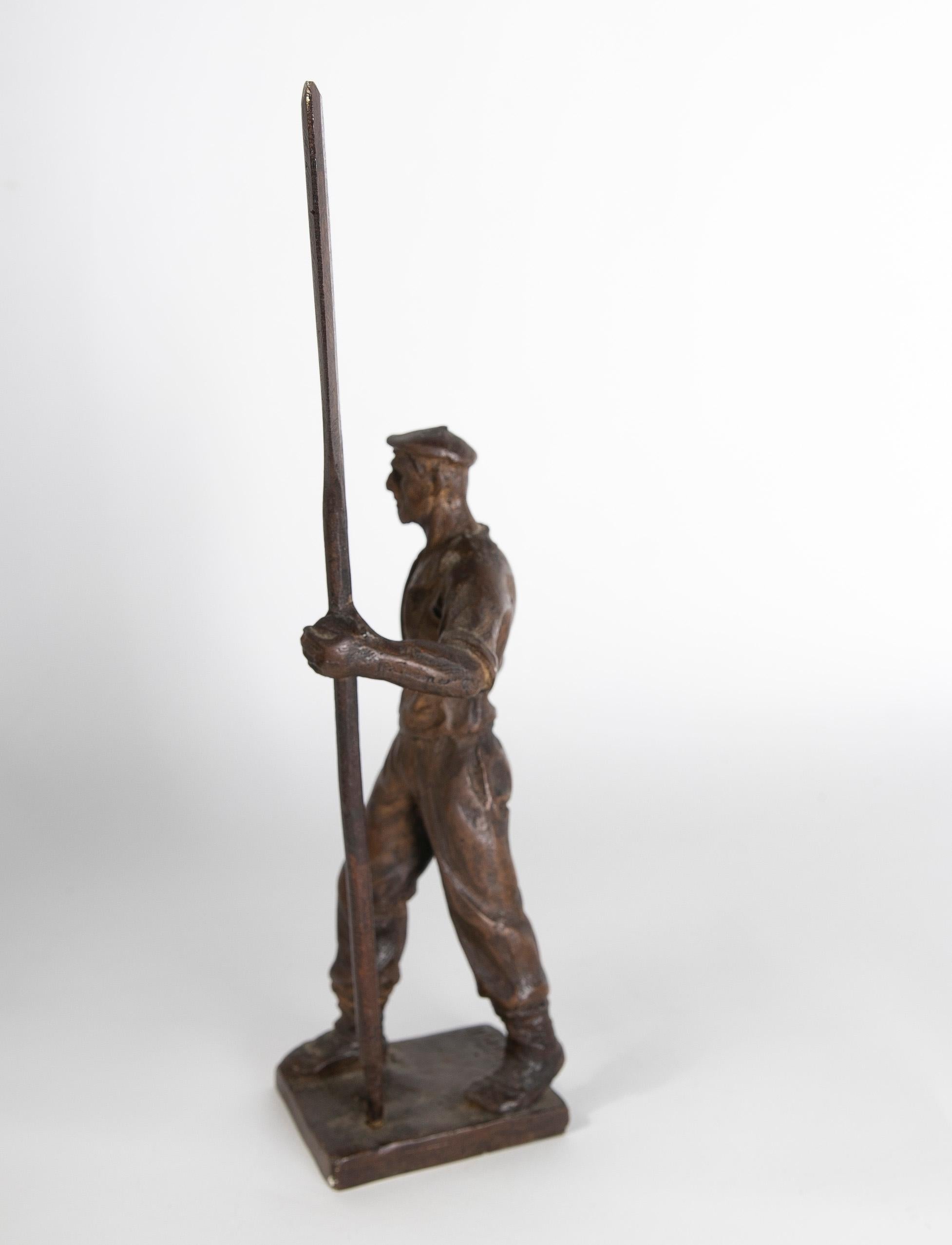 Bronze Sculpture of a Figure with Oar Signed Arruli In Good Condition For Sale In Marbella, ES