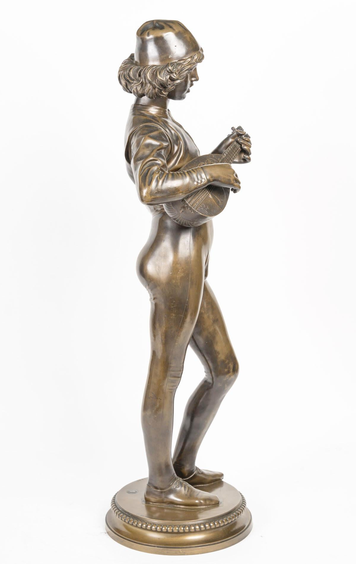 Patiné Sculpture en bronze d'une chanteuse Florentine par Paul Dubois, 19e siècle.