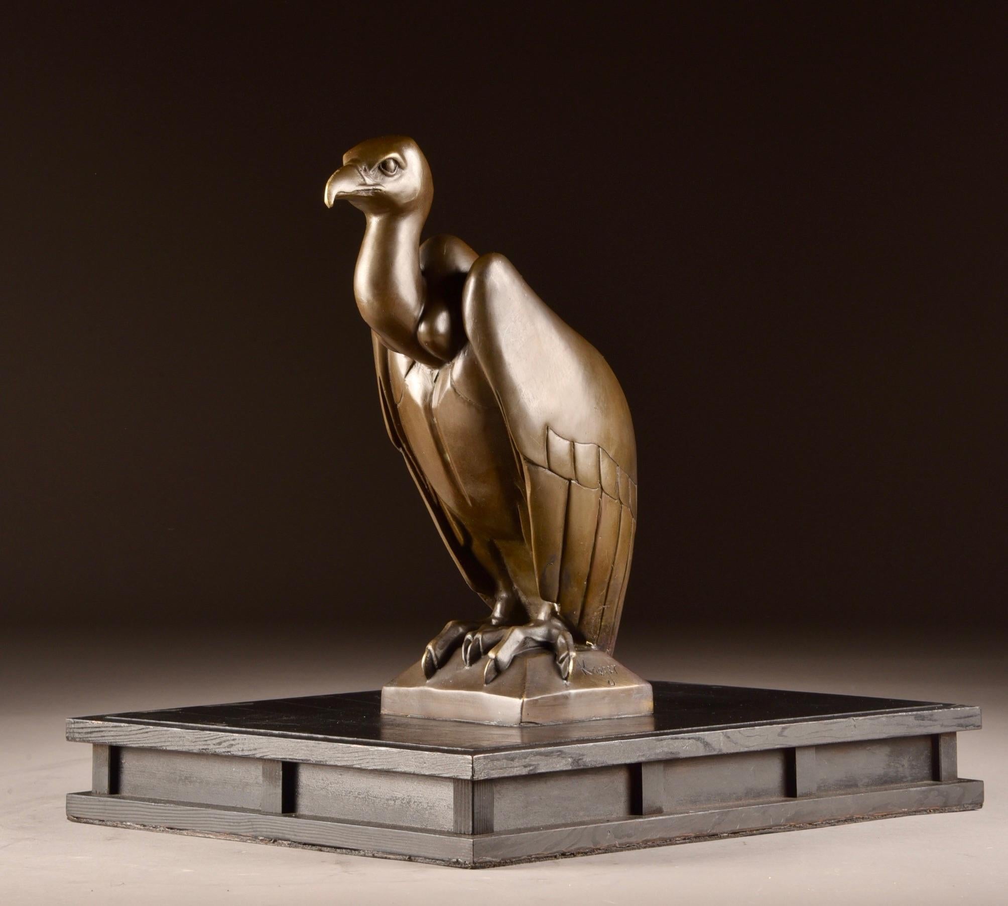 Bronze Sculpture of a eagle in Art Deco Style 1