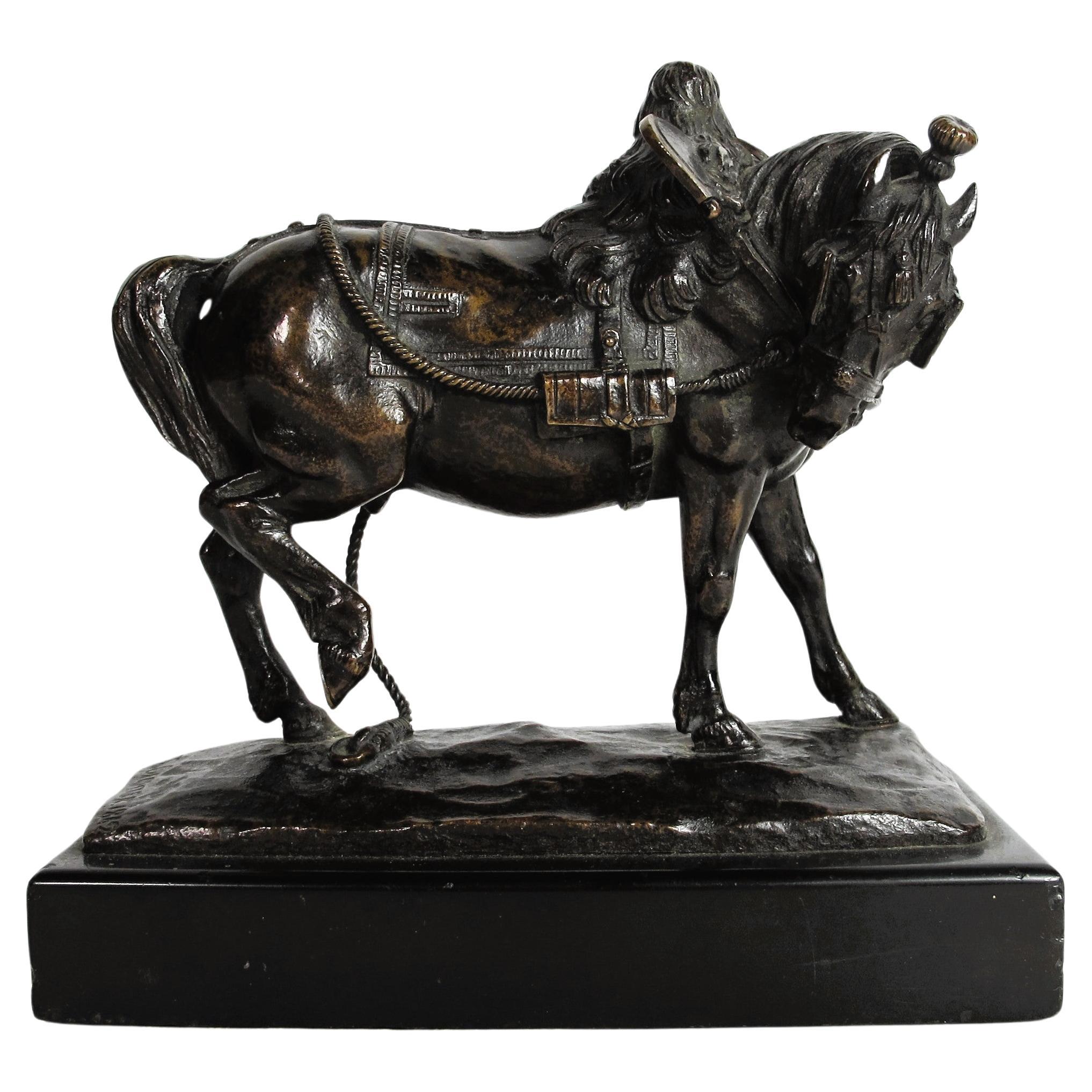 Bronzeskulptur eines angeschirrten Arbeitspferdes von Théodore Gechter (1796-1844) im Angebot