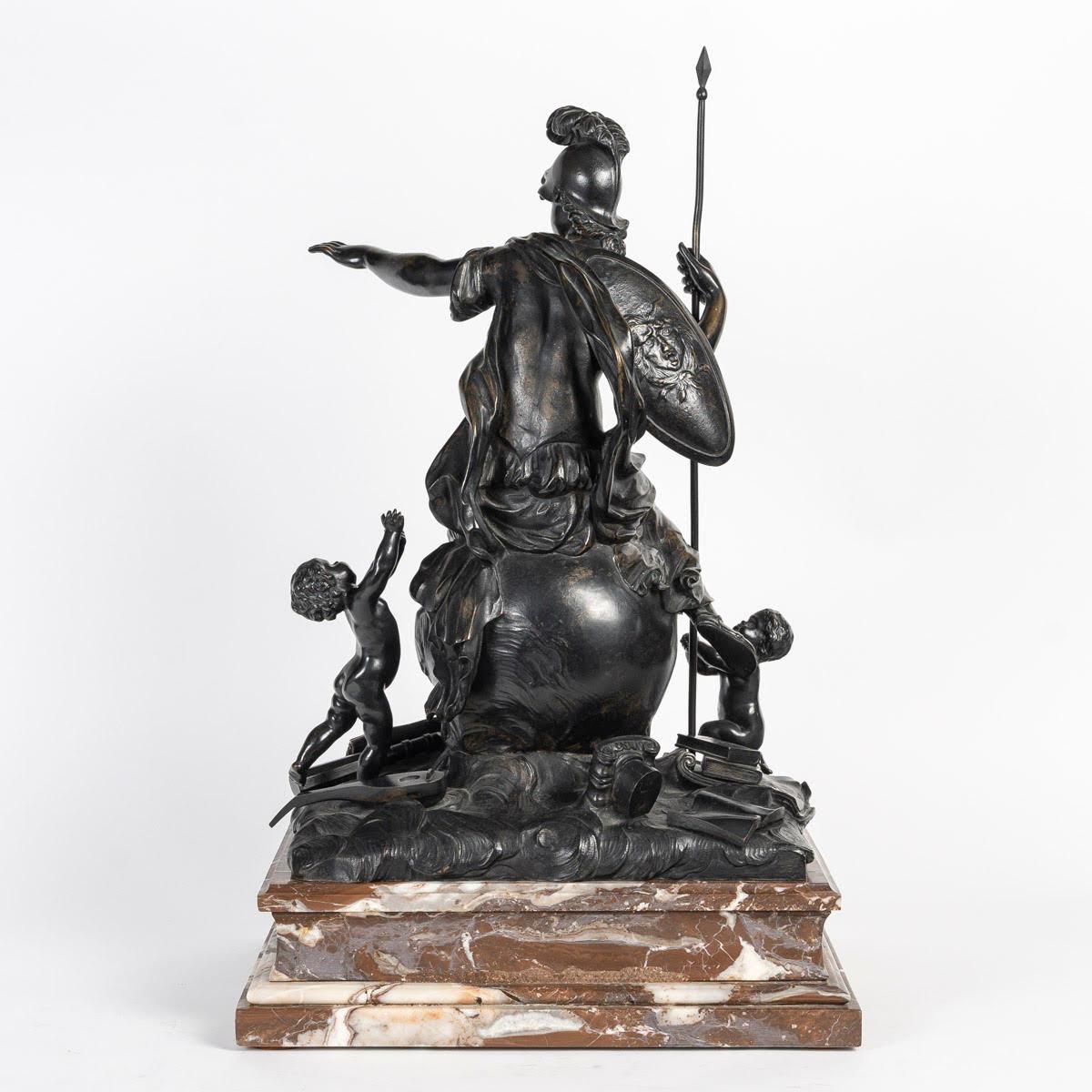 Scultura in bronzo di una donna elmata circondata da cherubini, periodo di Napoleone III. in vendita 4