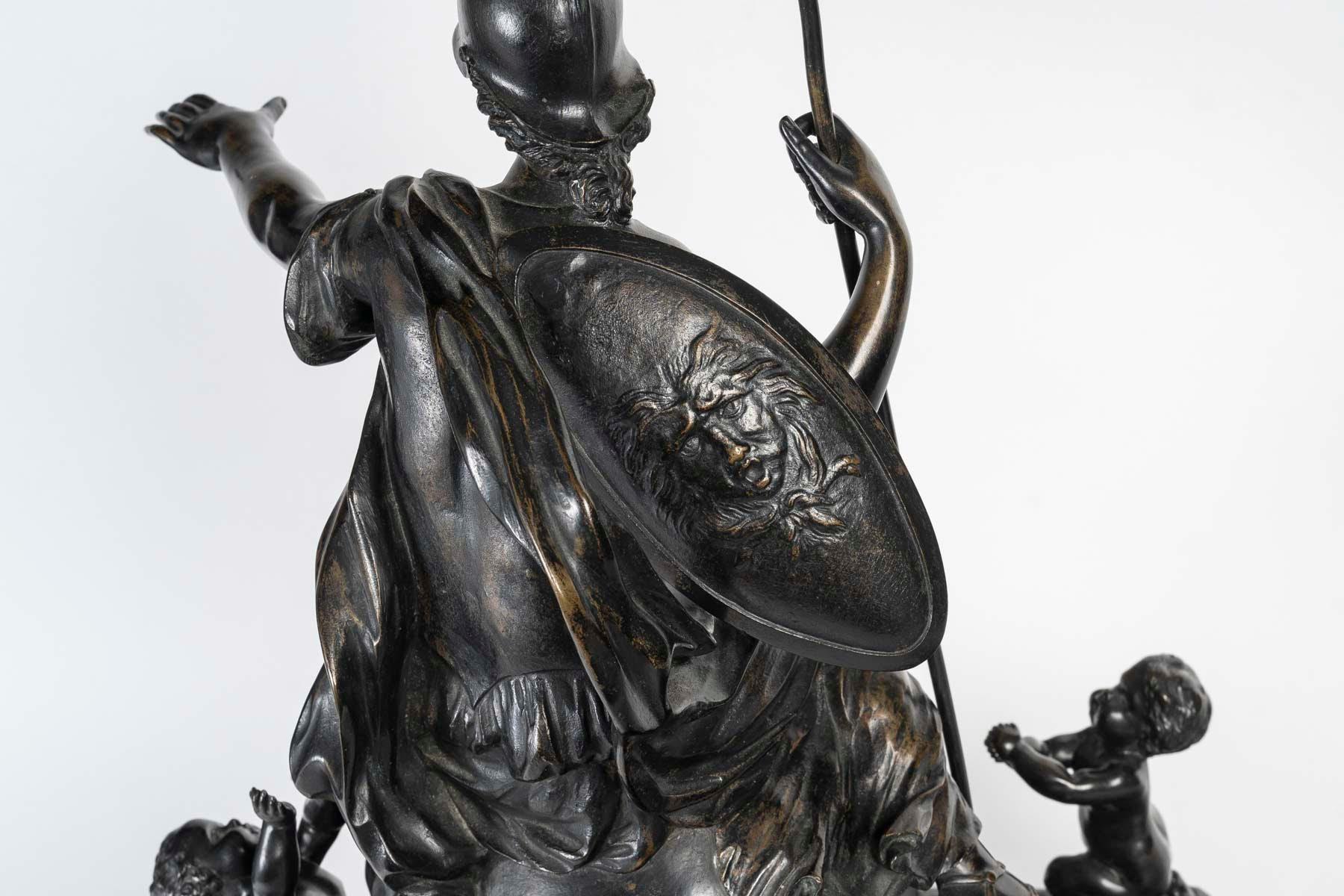 Scultura in bronzo di una donna elmata circondata da cherubini, periodo di Napoleone III. in vendita 5