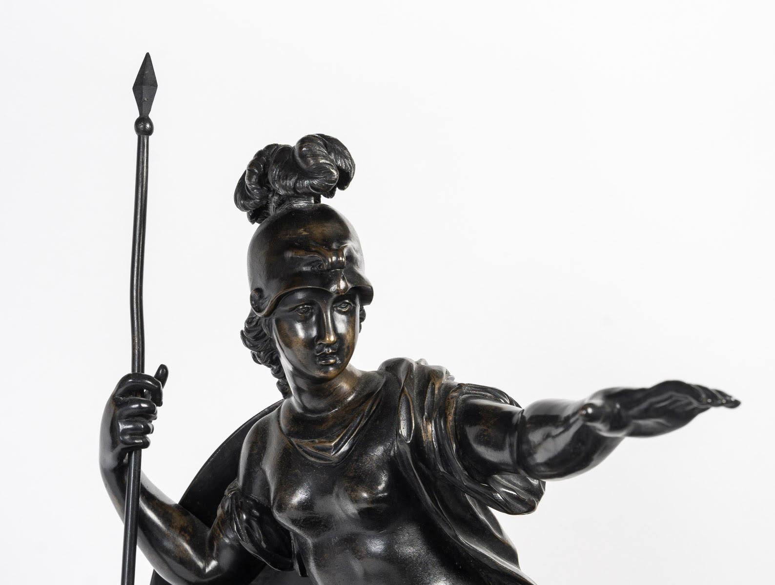 Bronzo Scultura in bronzo di una donna elmata circondata da cherubini, periodo di Napoleone III. in vendita