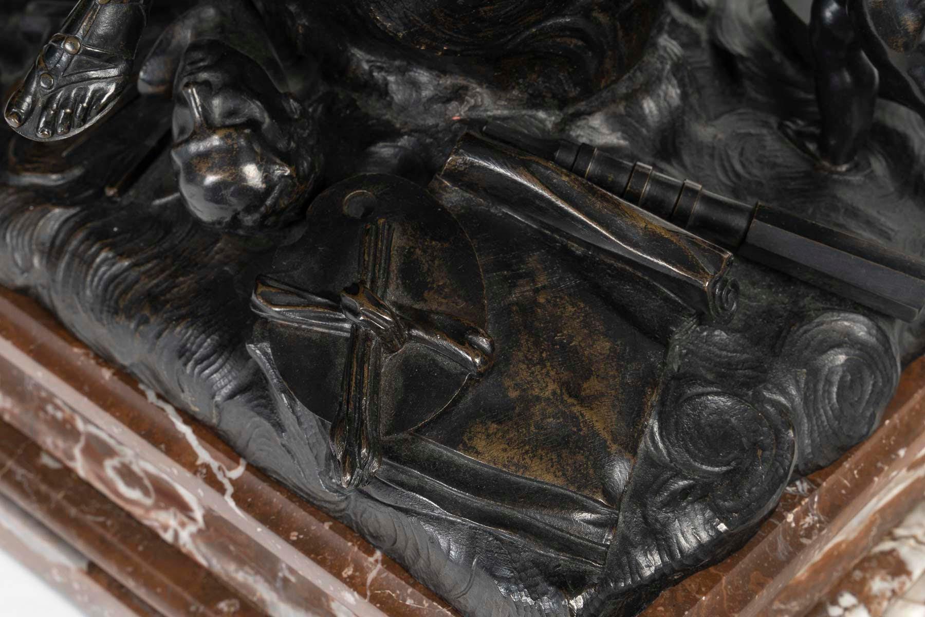 Scultura in bronzo di una donna elmata circondata da cherubini, periodo di Napoleone III. in vendita 1