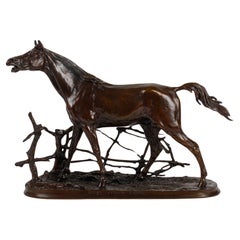Bronzeskulptur eines Pferdes in seiner Veranda, 20. Jahrhundert.