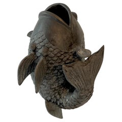 Sculpture en bronze d'un vase de sculpture de poisson koï