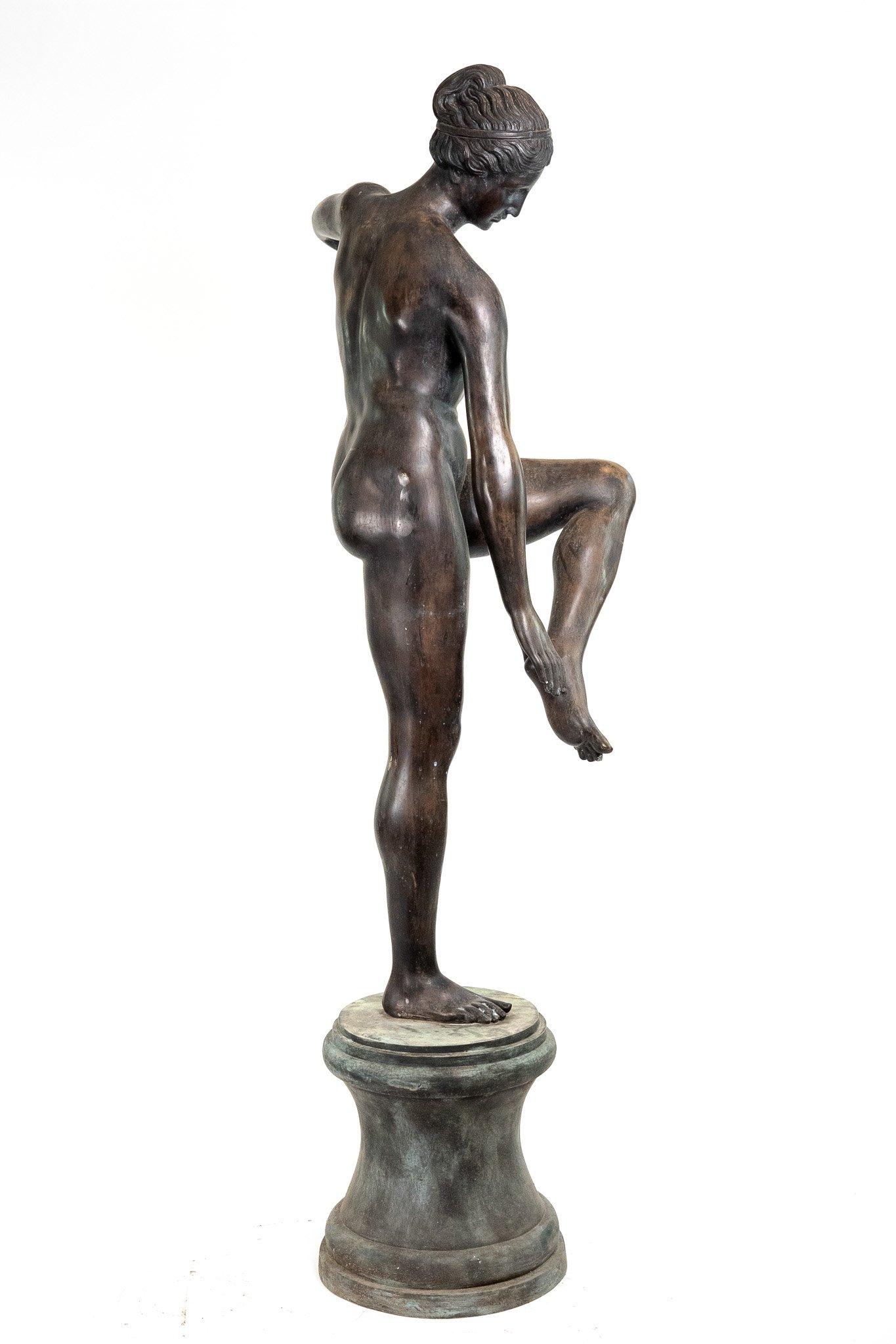 Scultura in bronzo di una grande ballerina, H. 180 cm in vendita 2