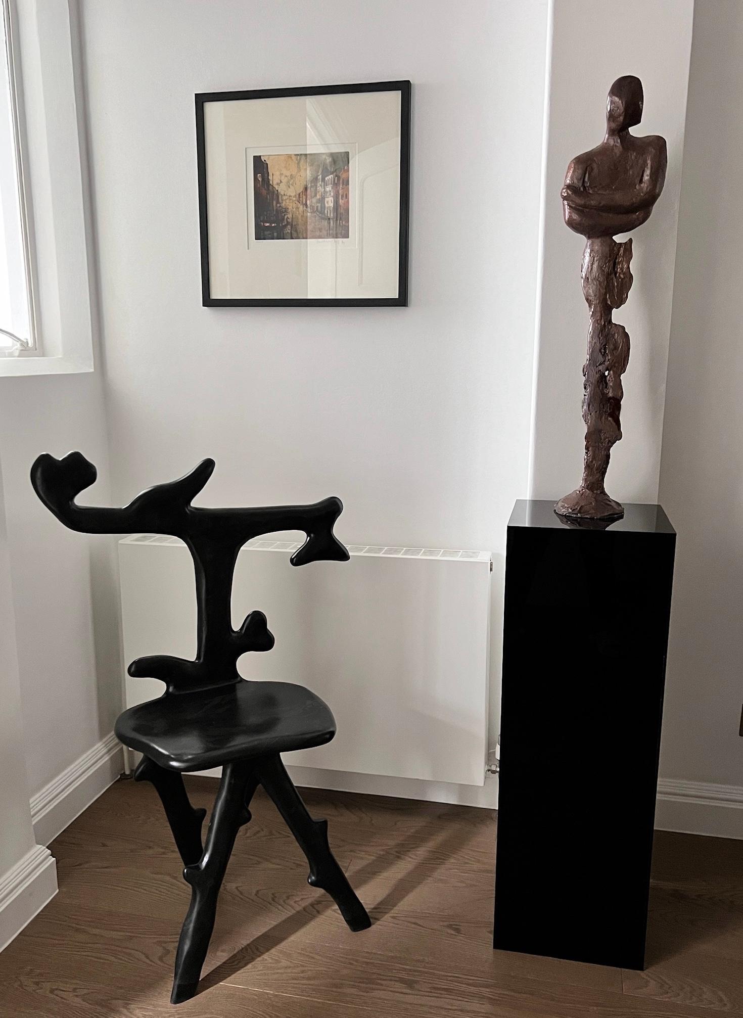 Britannico Una scultura di una figura maschile,  getto in vendita