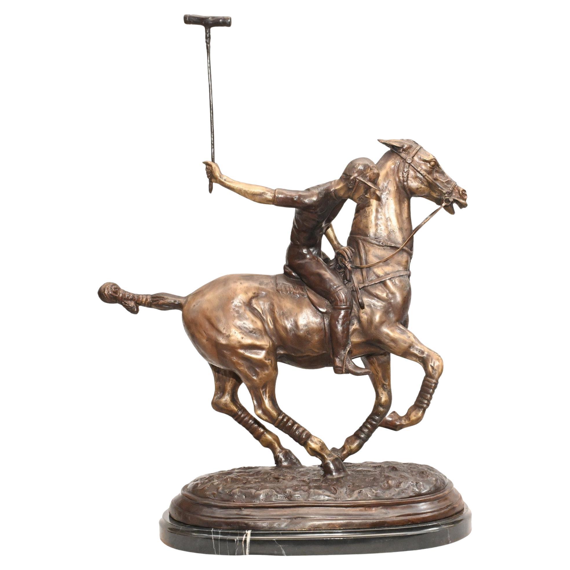 Escultura de bronce de un jugador de polo en venta