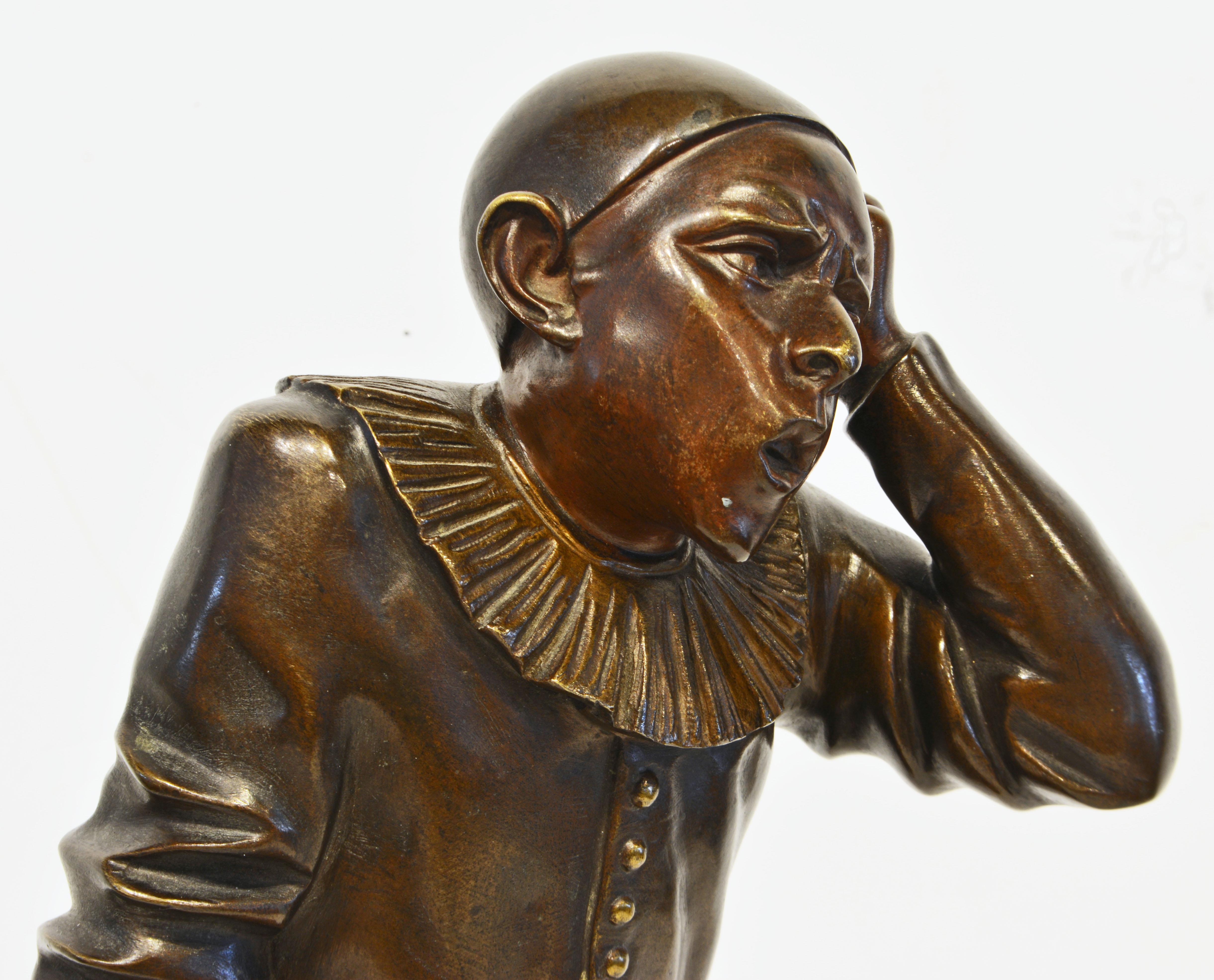 Bronze Sculpture of a Posing Jester or Harlequin by French Sculptor G. Gueyton In Good Condition In Ft. Lauderdale, FL