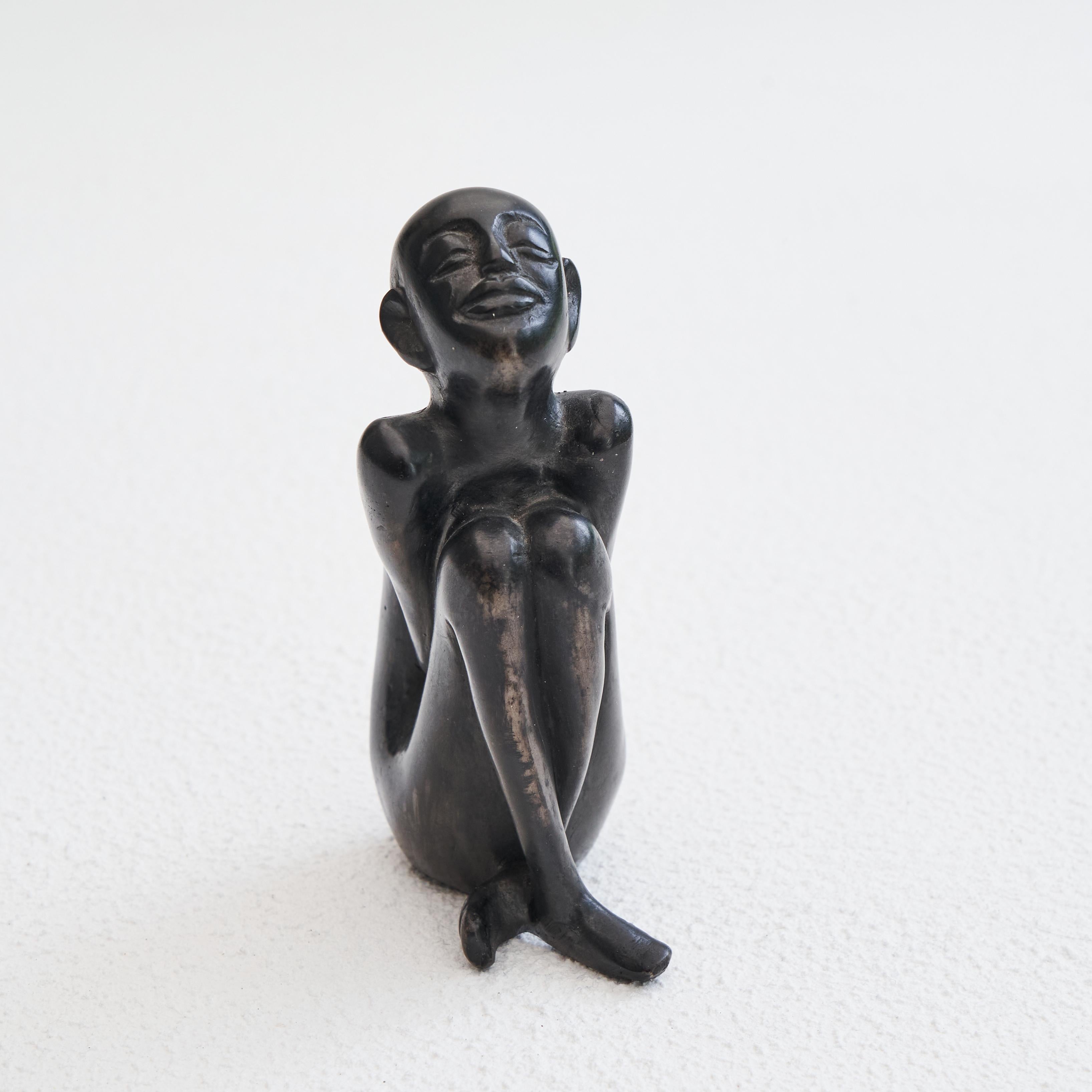 Scultura in bronzo di un uomo seduto In condizioni buone in vendita a Meer, VAN