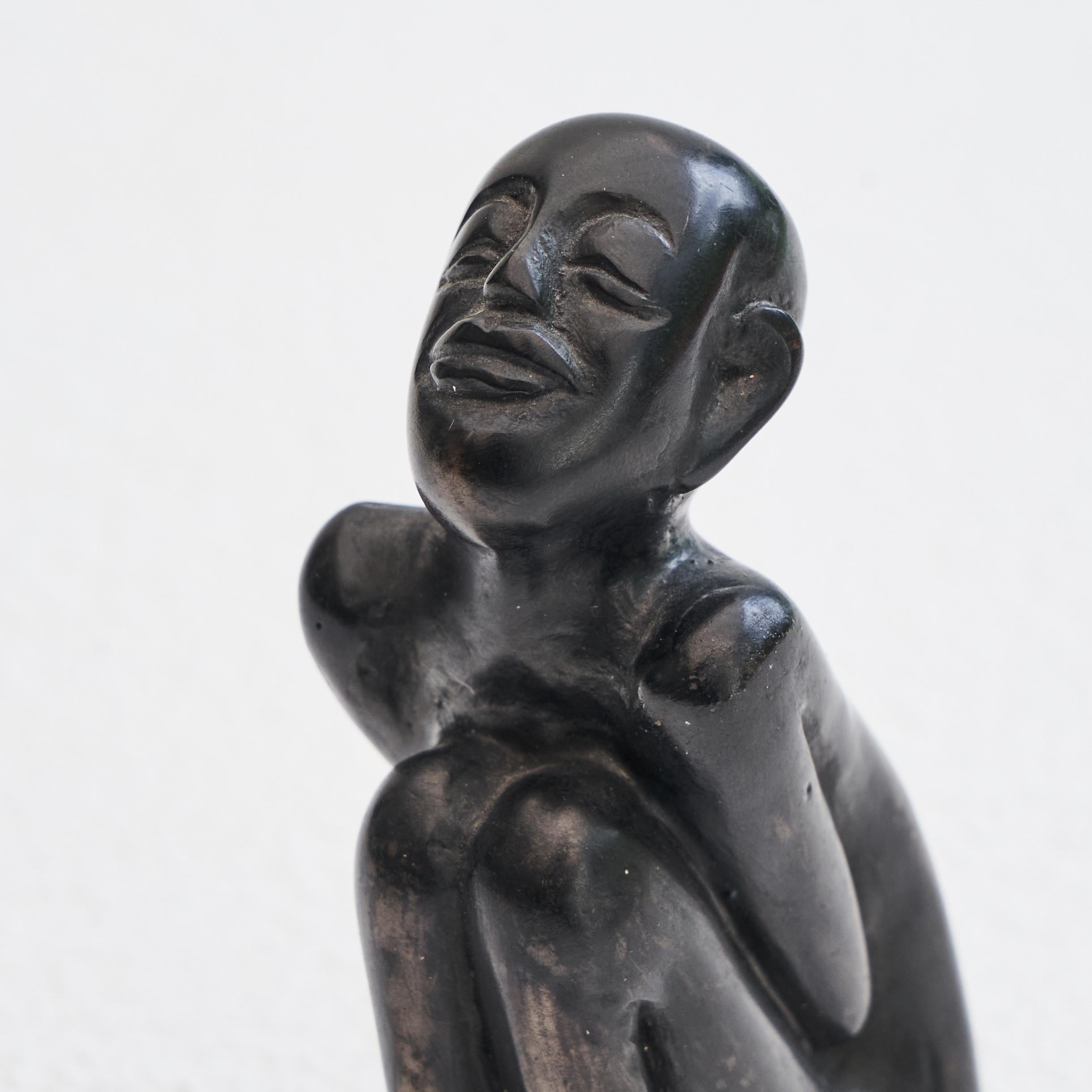 Bronze-Skulptur eines sitzenden Mannes  im Angebot 4
