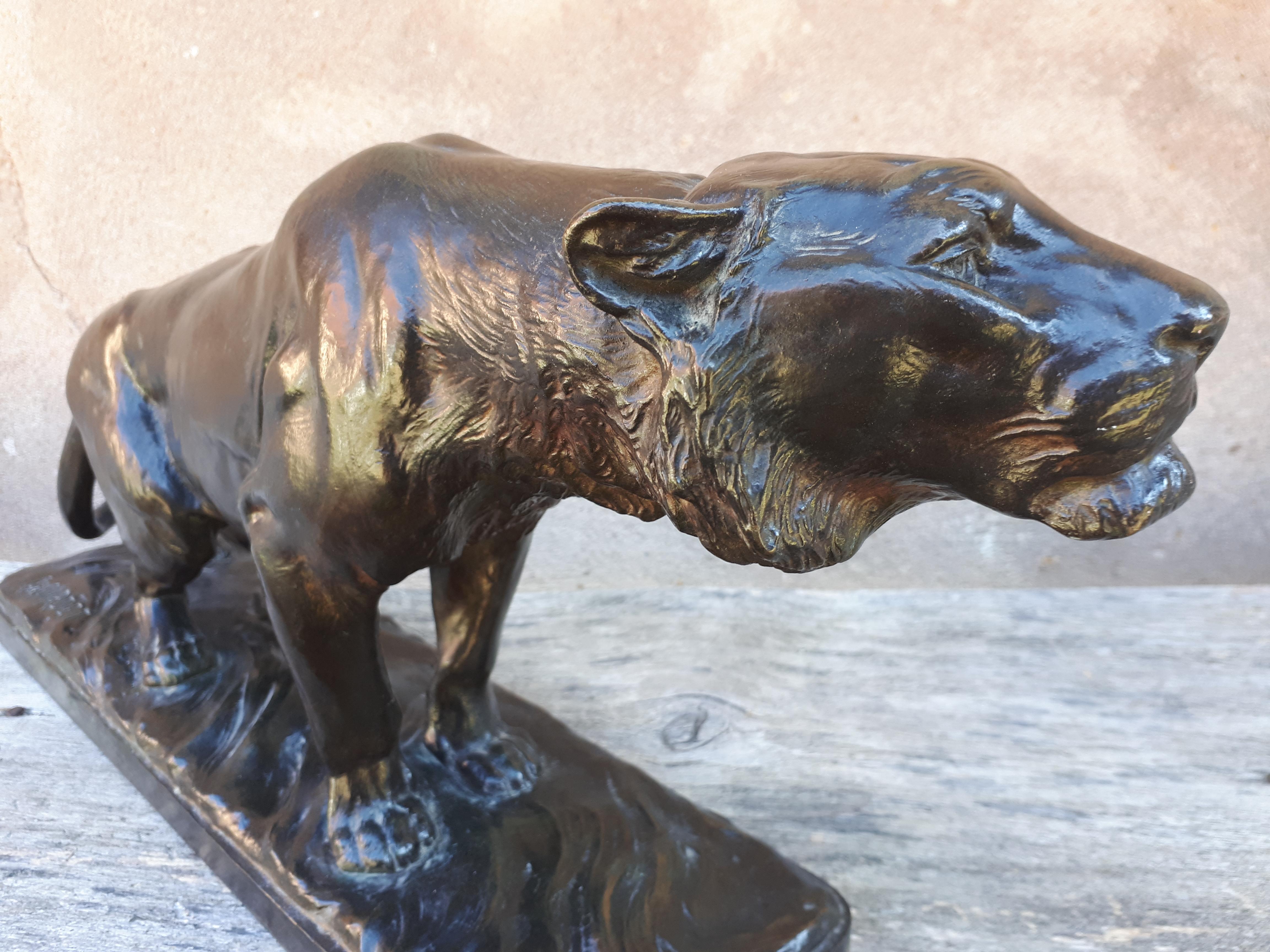 Français Sculpture en bronze d'un tigre sur la prowl, par Georges Gardet en vente