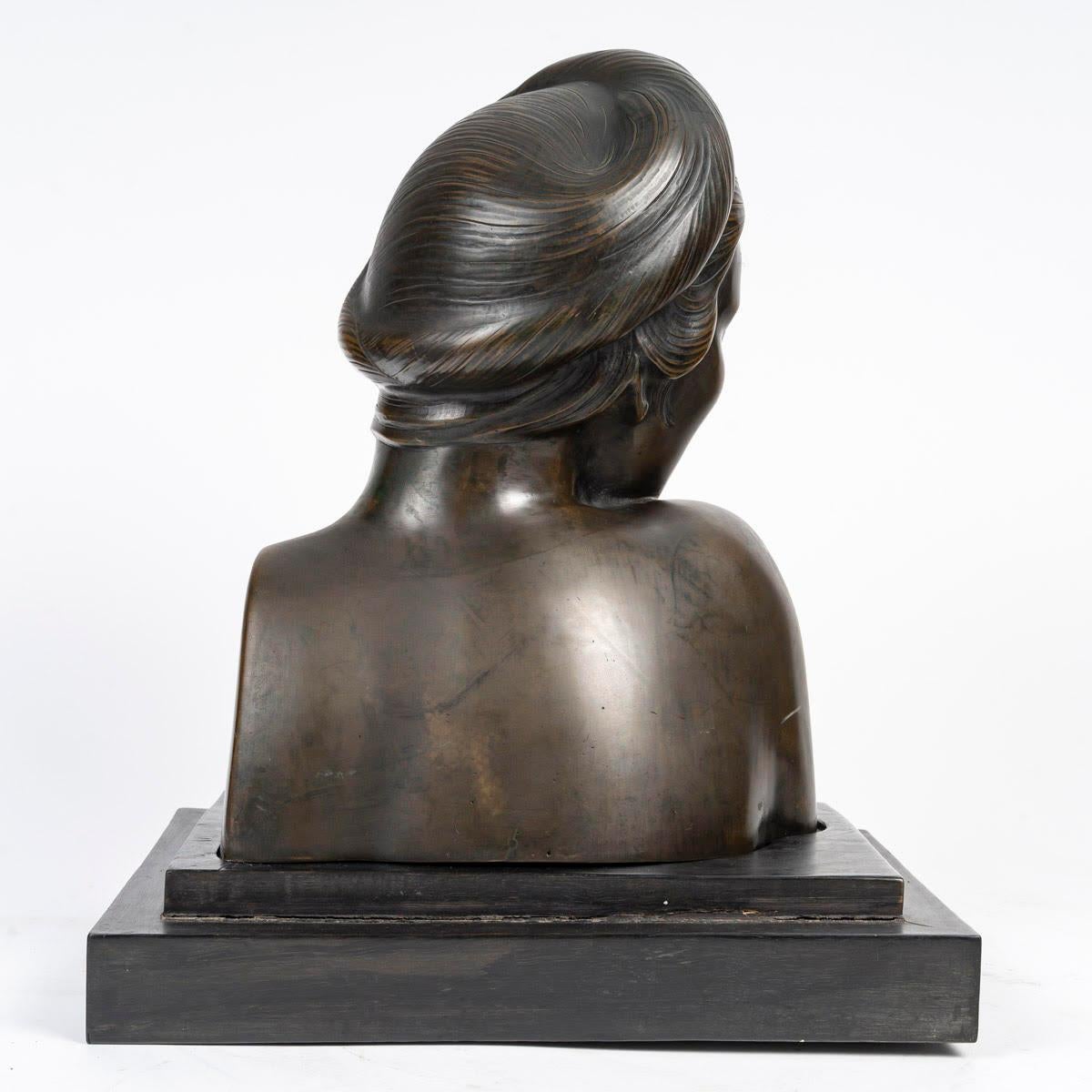 Escultura de bronce de un busto vietnamita, hacia 1920. en Bueno estado para la venta en Saint-Ouen, FR