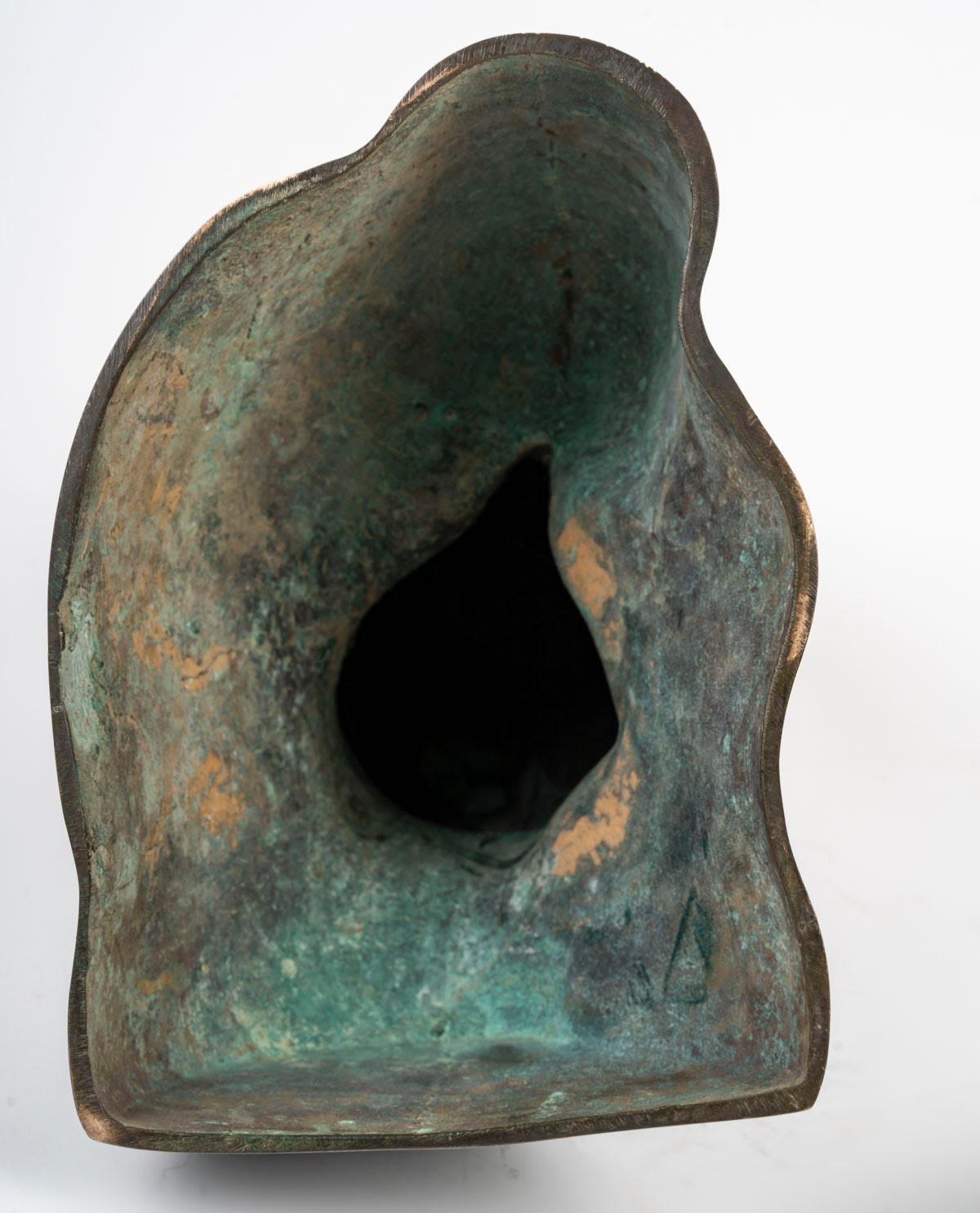 Escultura de bronce de un busto vietnamita, hacia 1920. en venta 1