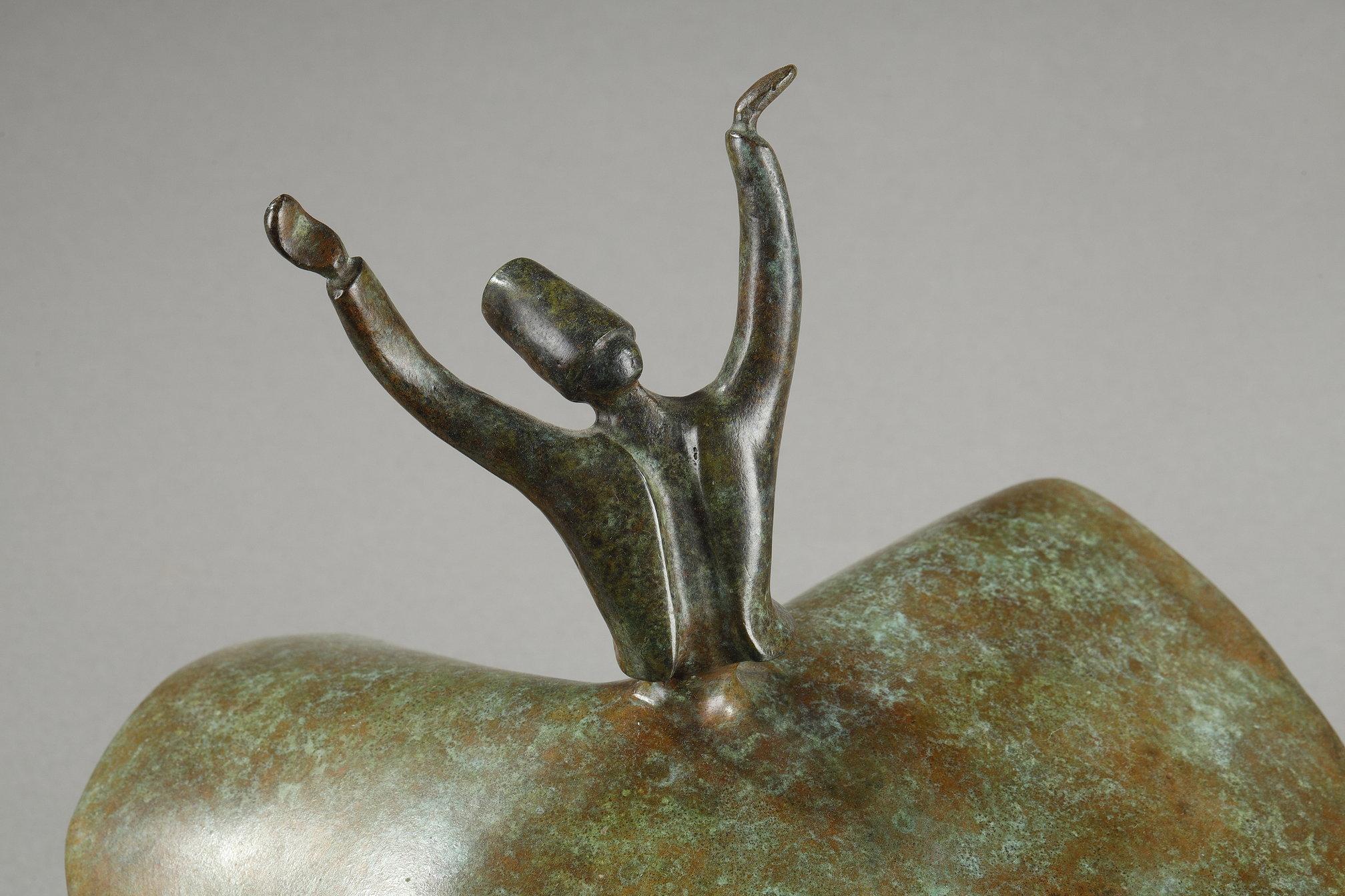 Scultura in bronzo di Samya Baroudi raffigurante un derviscio vorticoso in vendita 7