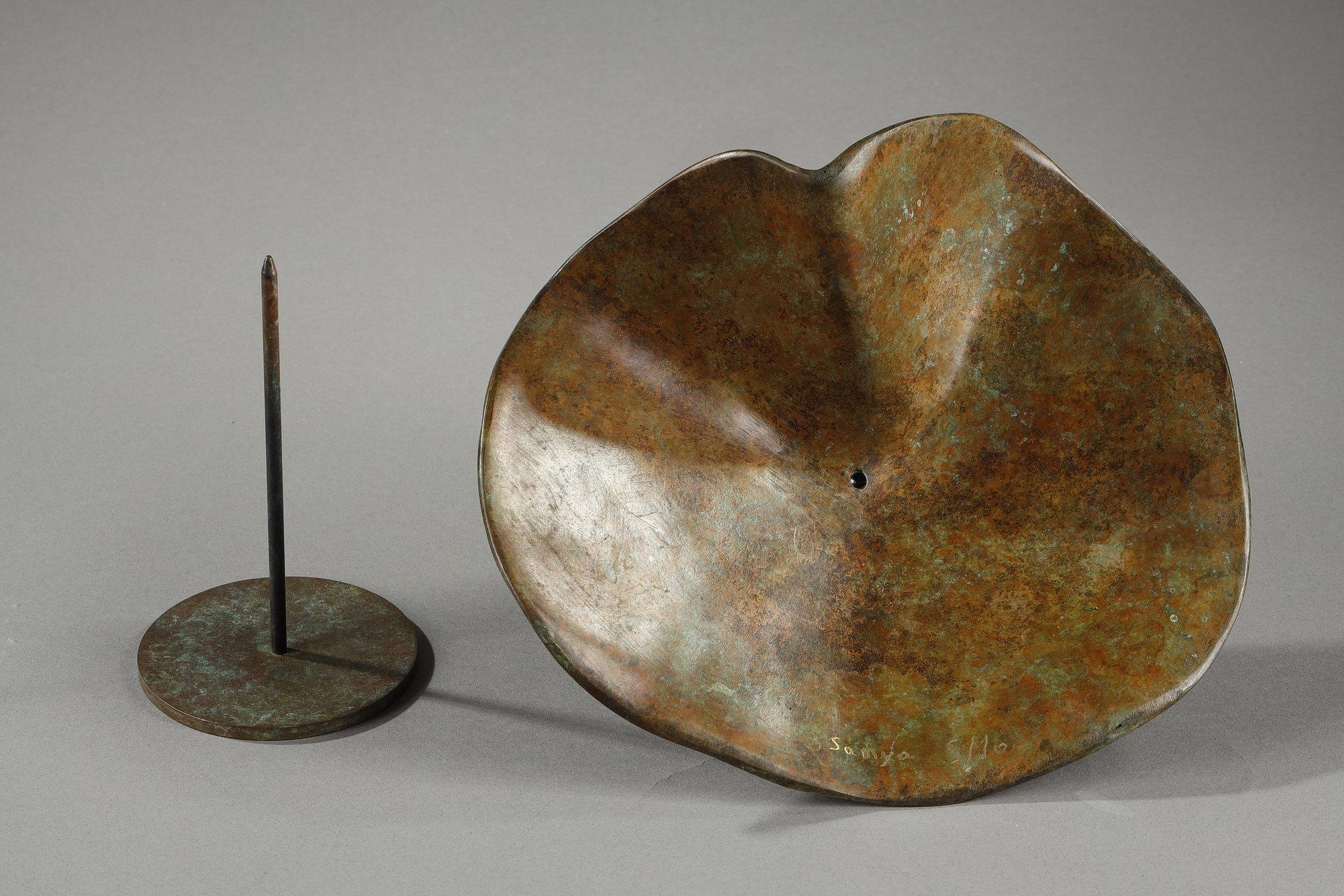 Scultura in bronzo di Samya Baroudi raffigurante un derviscio vorticoso in vendita 10