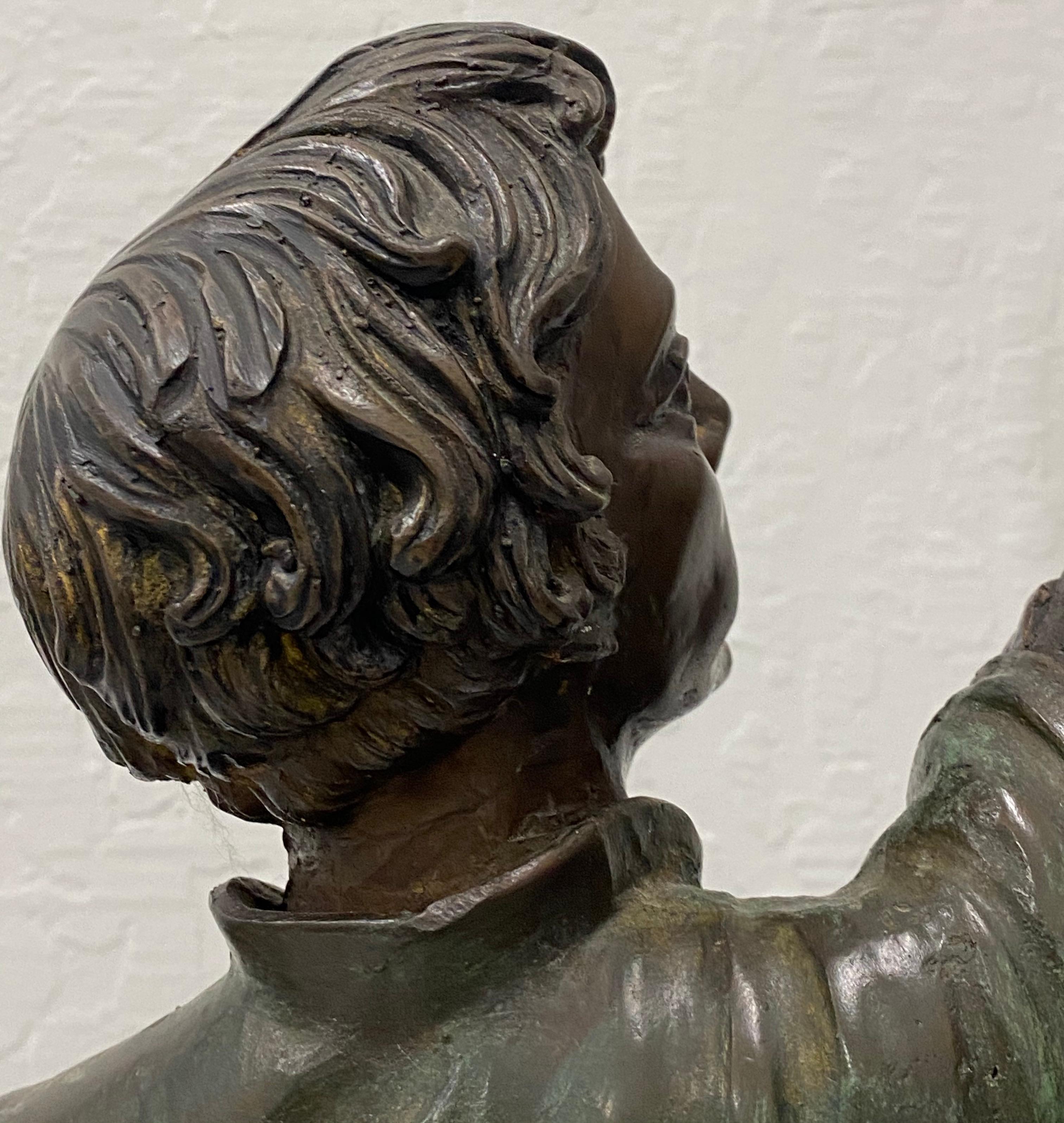 Sculpture en bronze d'un jeune homme avec un lévrier transformé en lampe de bureau en vente 1