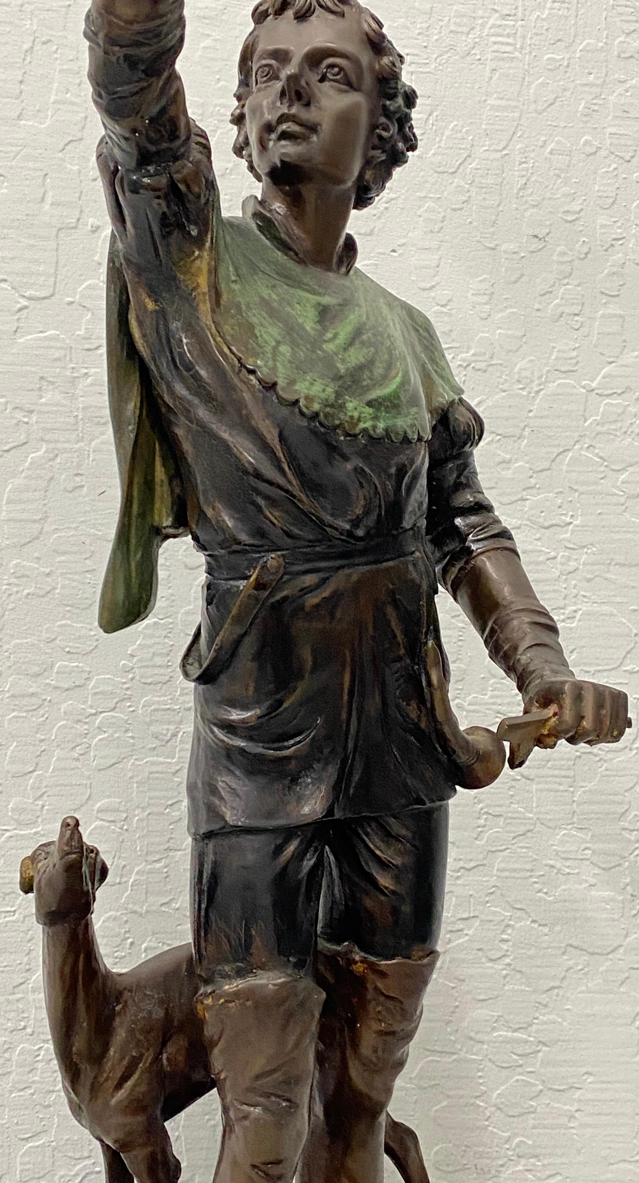 Sculpture en bronze d'un jeune homme avec un lévrier transformé en lampe de bureau en vente 2