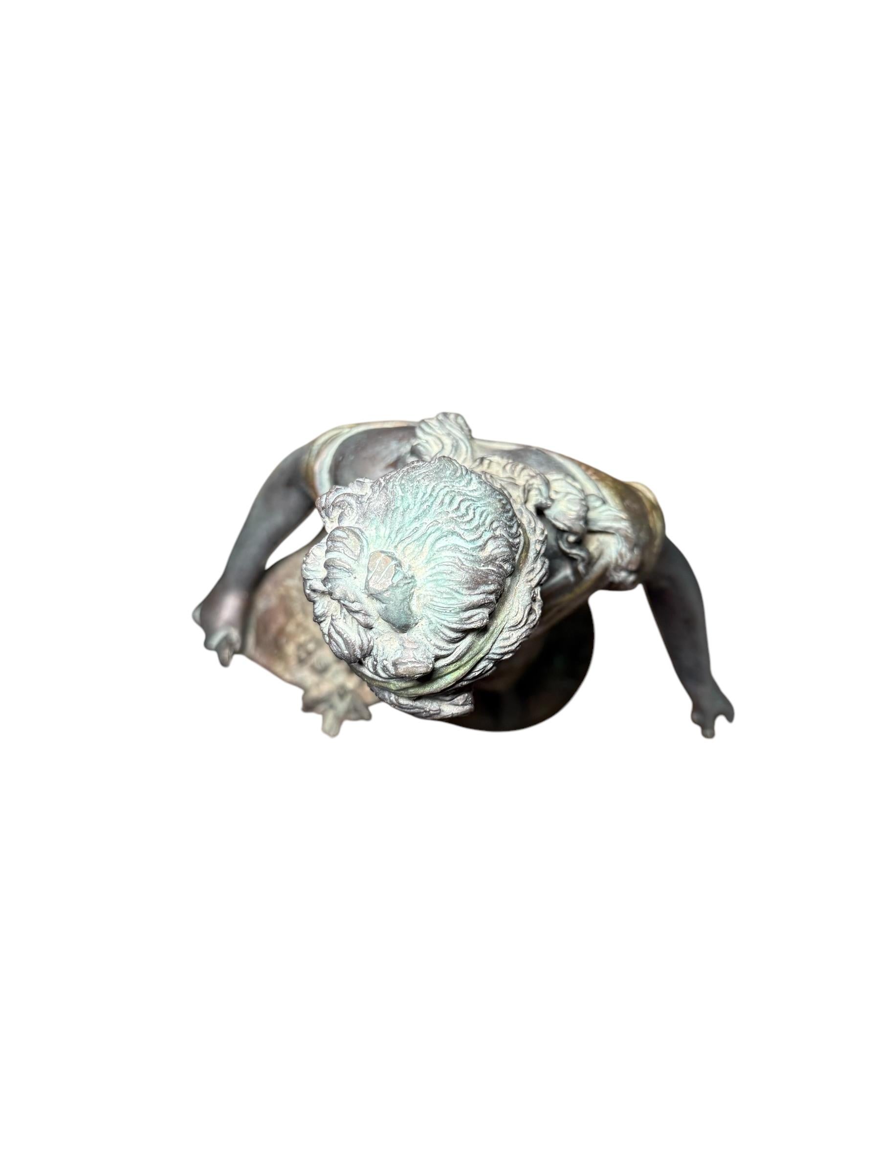 XX secolo Scultura in bronzo di una giovane contadina in vendita