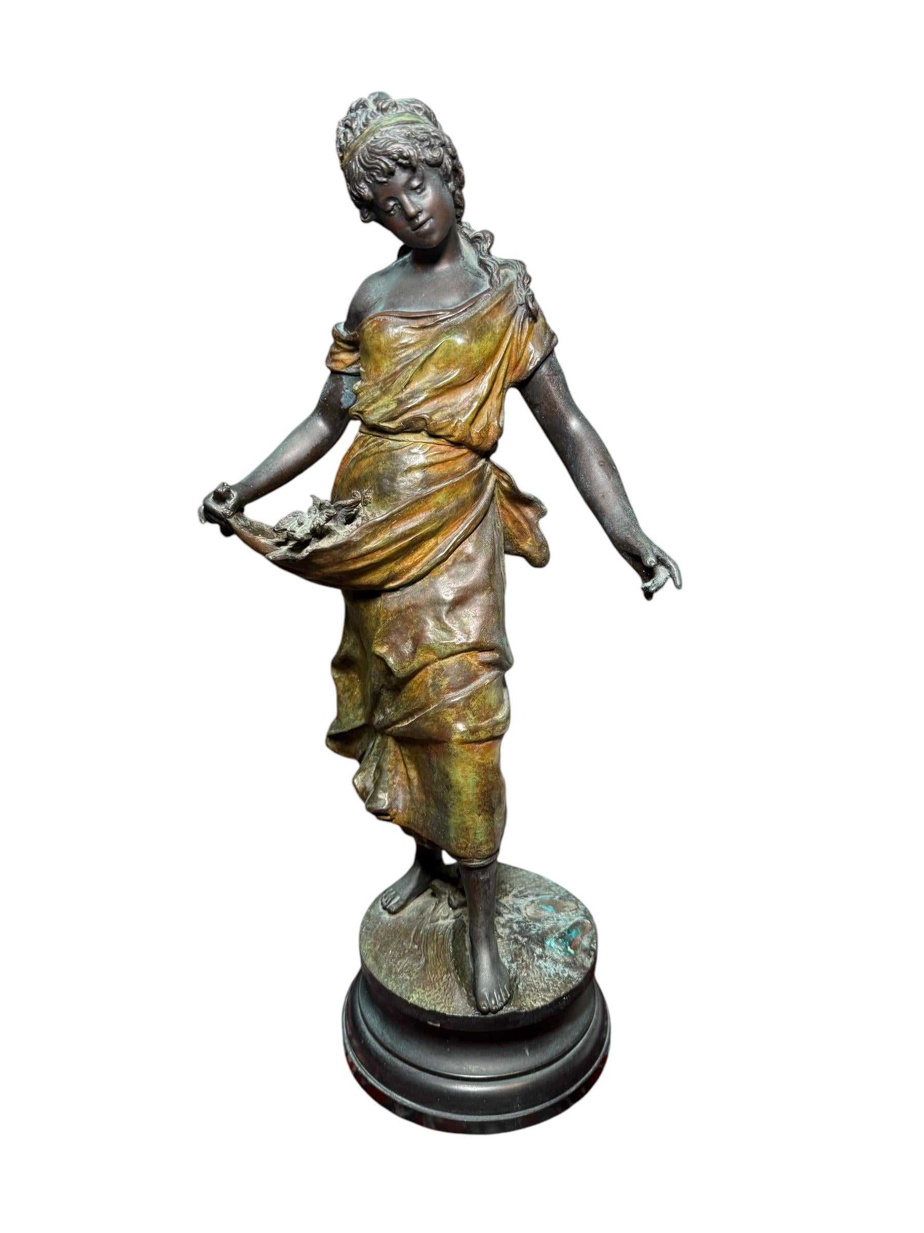 Bronzo Scultura in bronzo di una giovane contadina in vendita