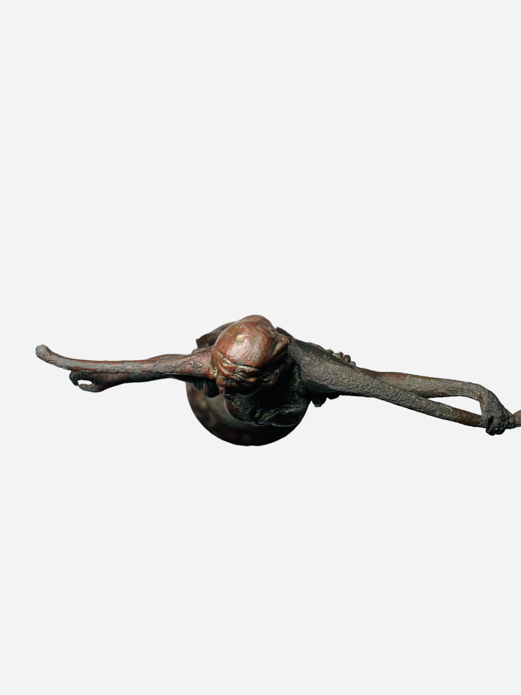 Bronze Sculpture en bronze d'une jeune femme paysanne en vente