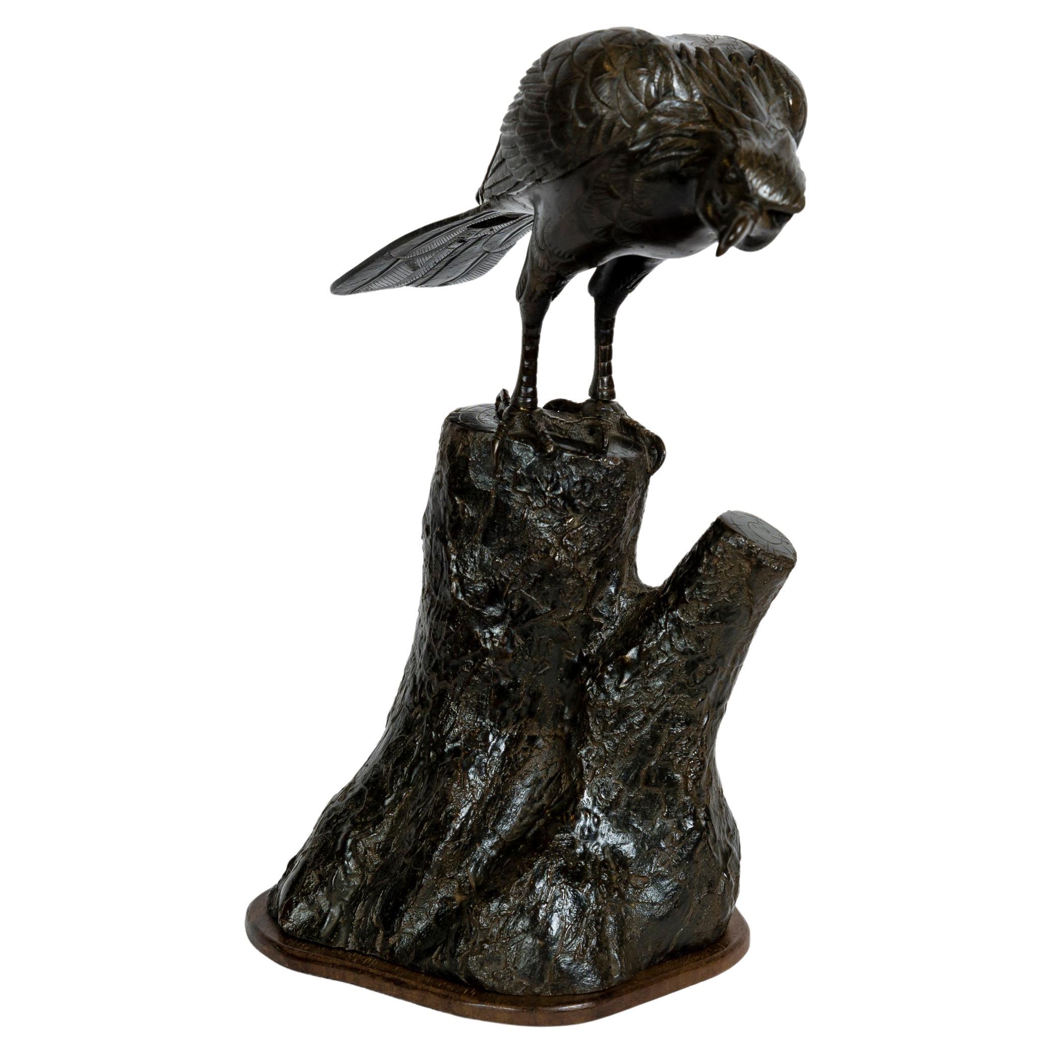 Scultura in bronzo di un'aquila su un ceppo d'albero, da utilizzare come incensiere in vendita