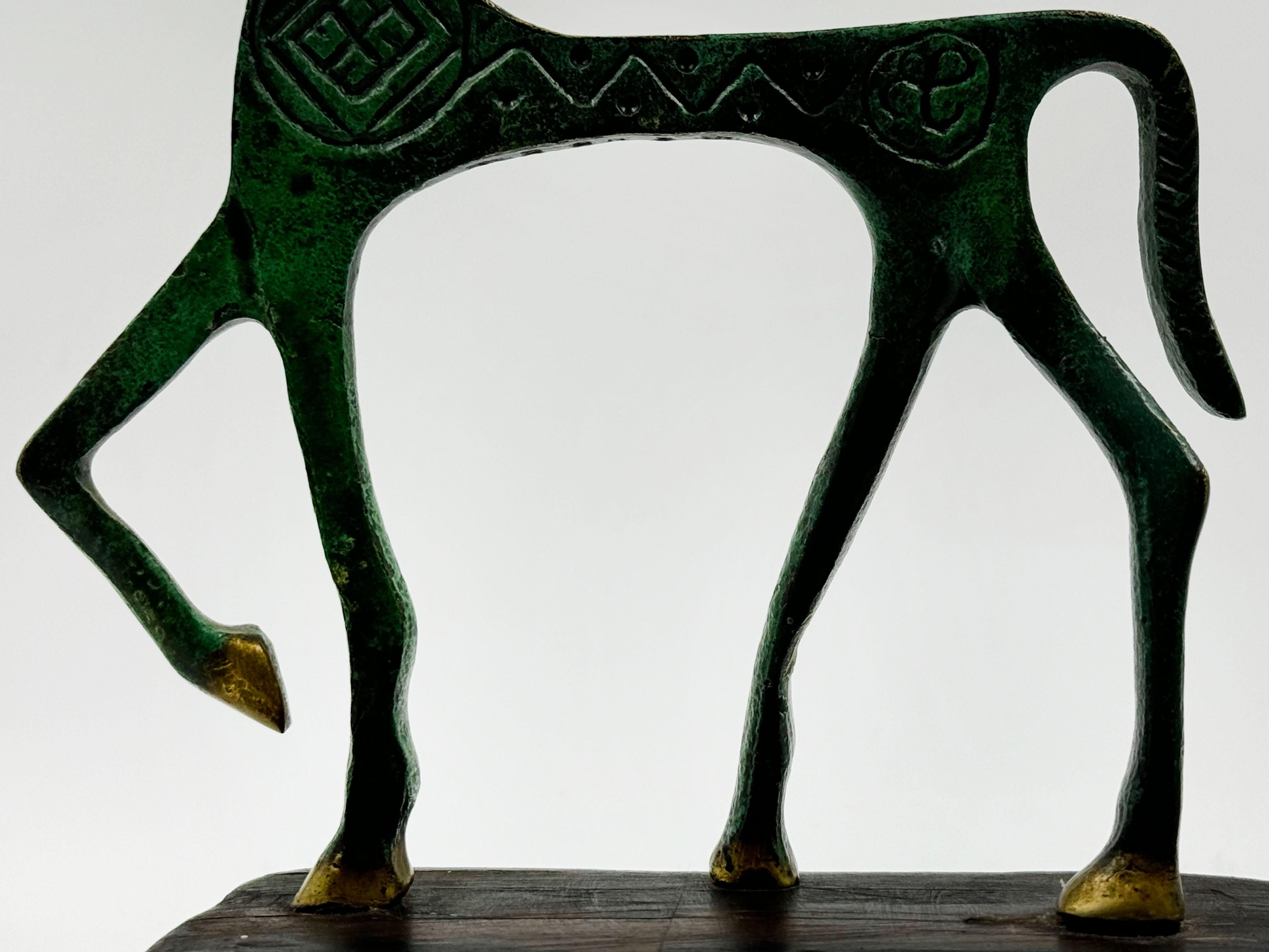 20ième siècle Sculpture en bronze d'un cheval étrusque des années 1960