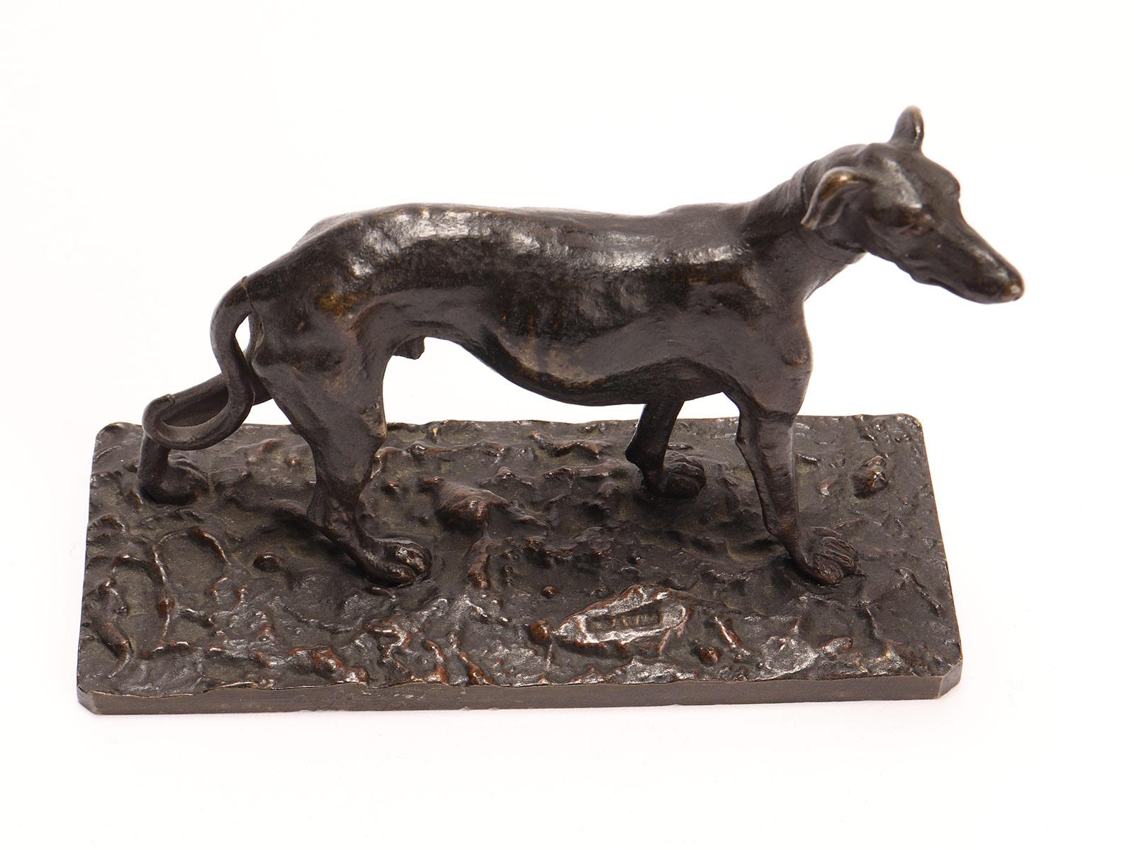 Sculpture italienne en bronze d'un chien de lévrier, France, 1880 en vente 1
